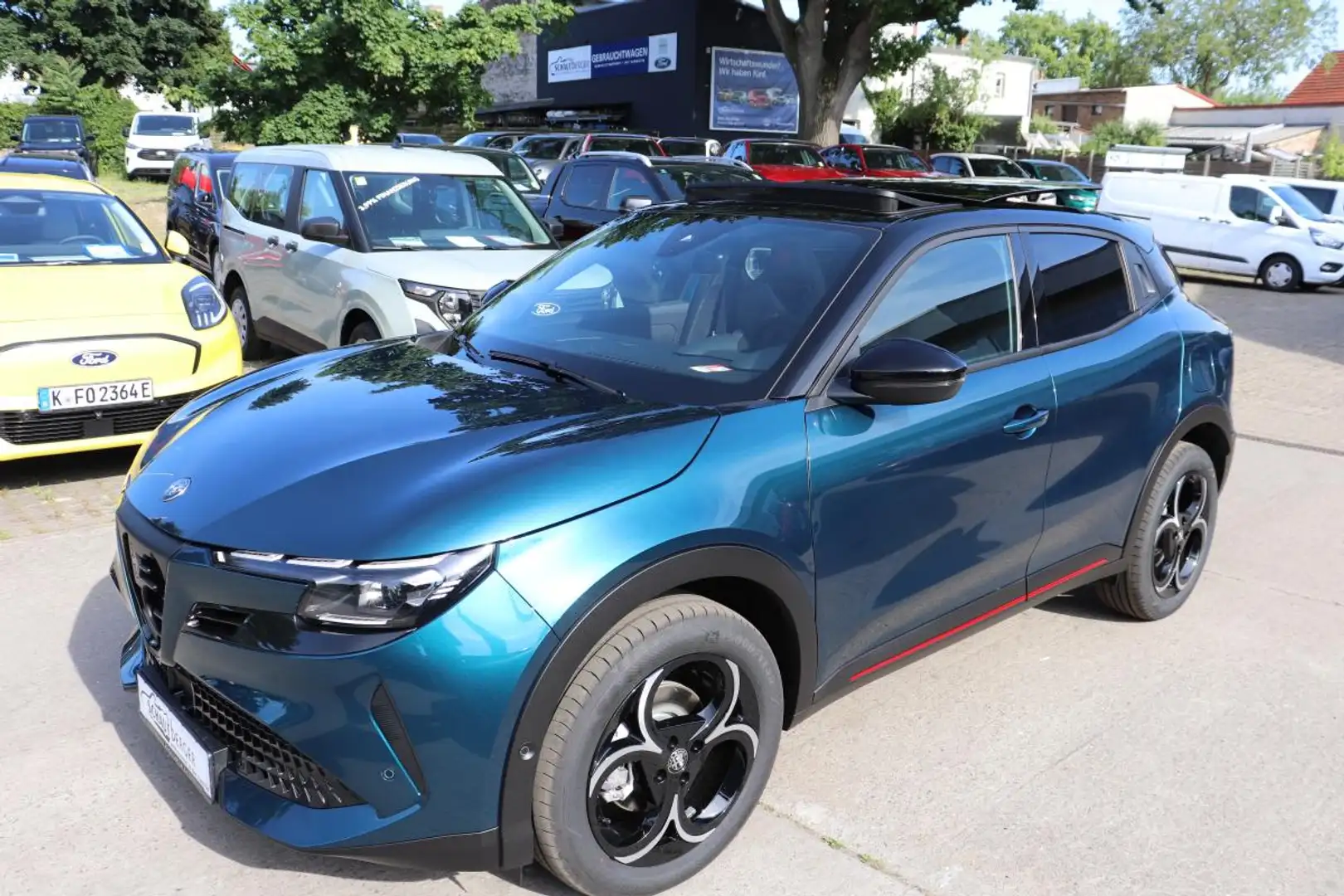 Alfa Romeo Junior *SOFORT VERFÜGBAR* Q4 1.2 VGT 107kW ALLRAD Blau - 1