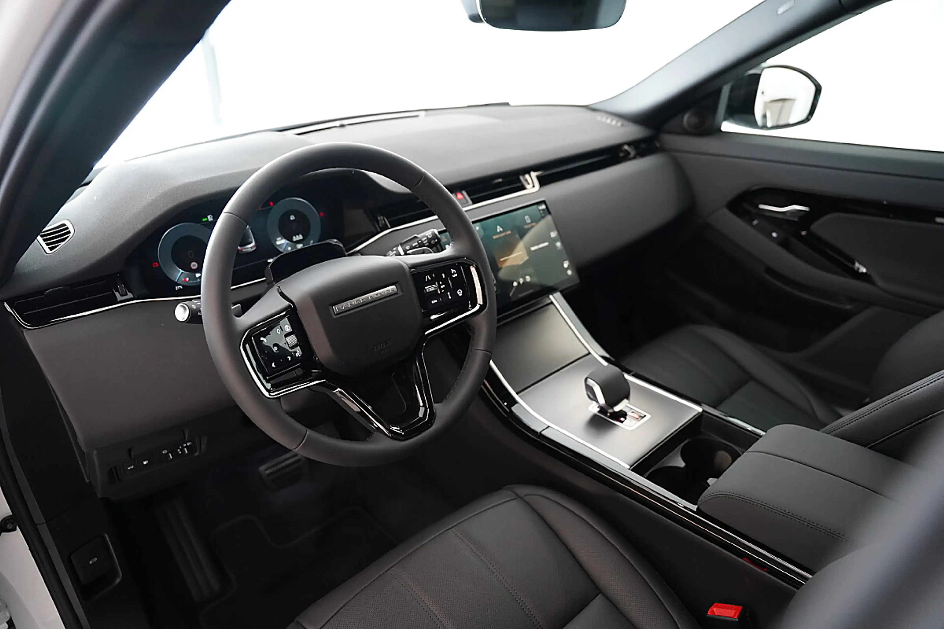 Land Rover Range Rover Evoque S P270e — photo 10