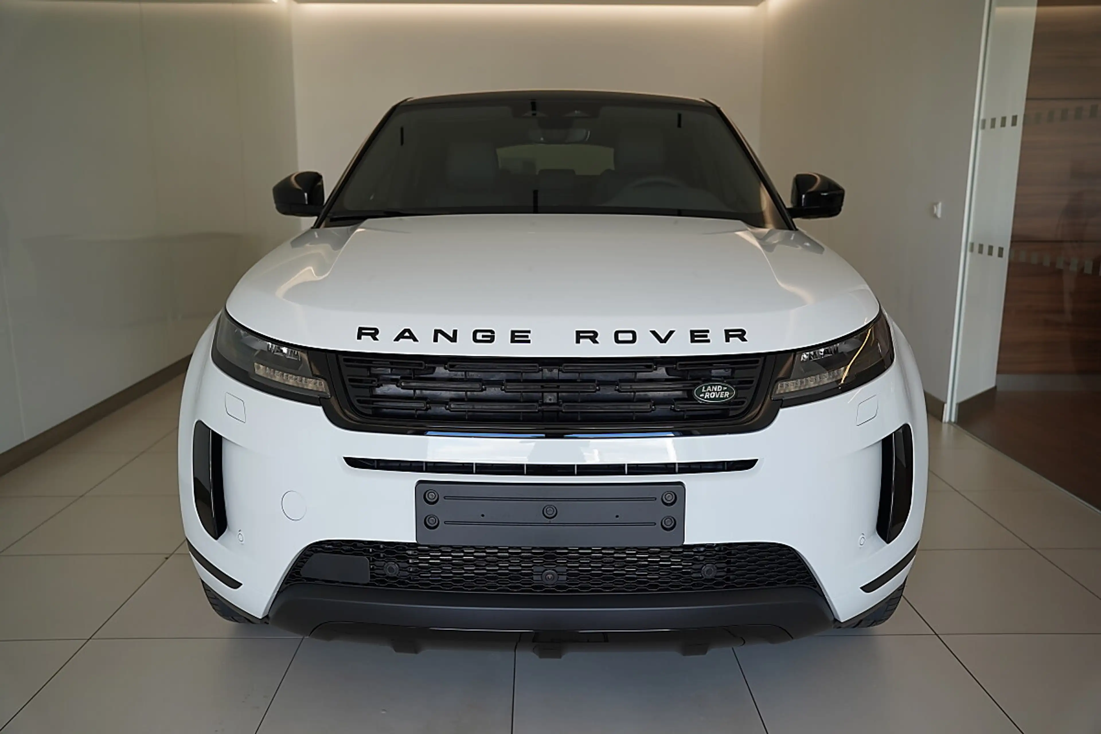 Land Rover Range Rover Evoque S P270e — photo 2