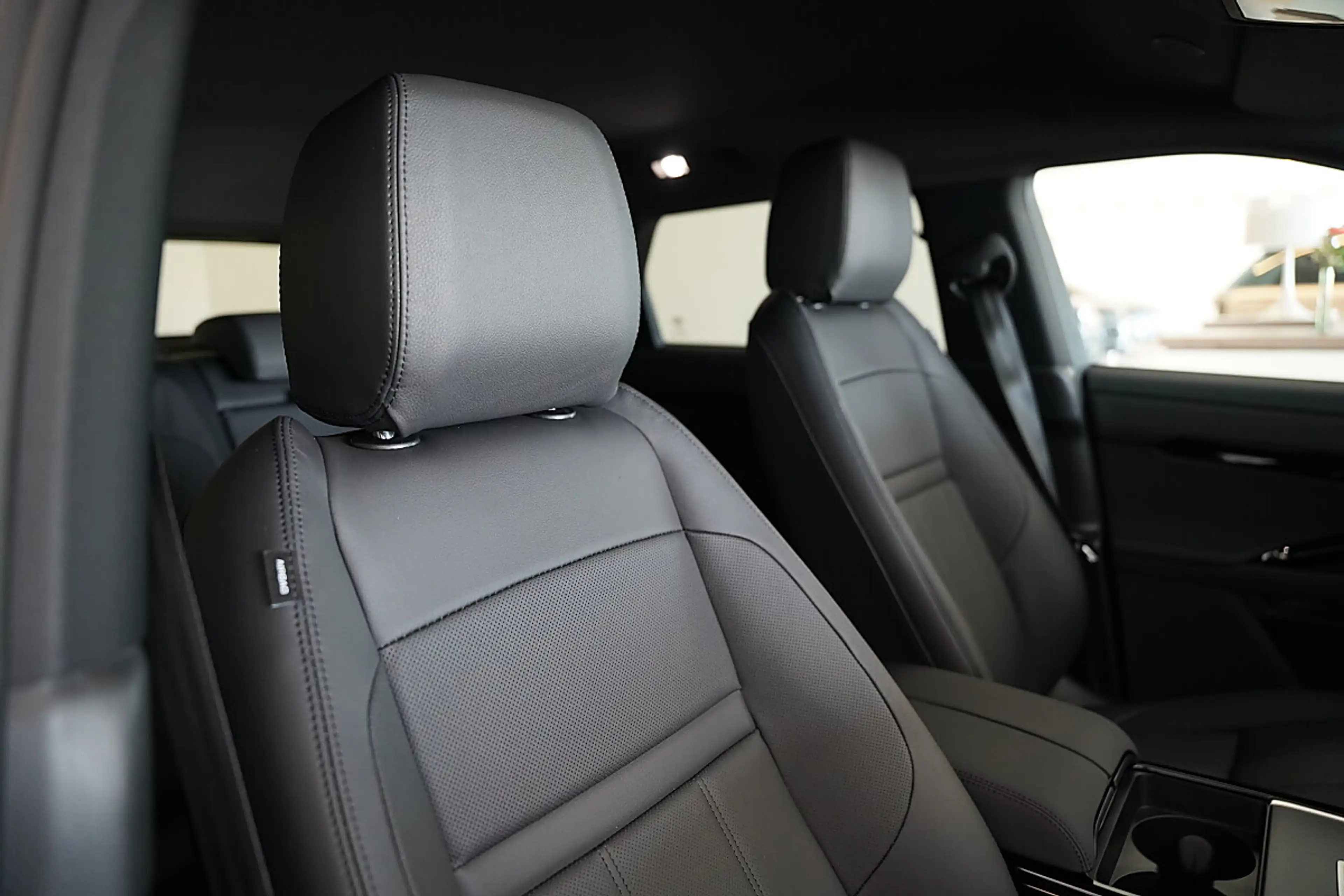 Land Rover Range Rover Evoque S P270e — photo 6