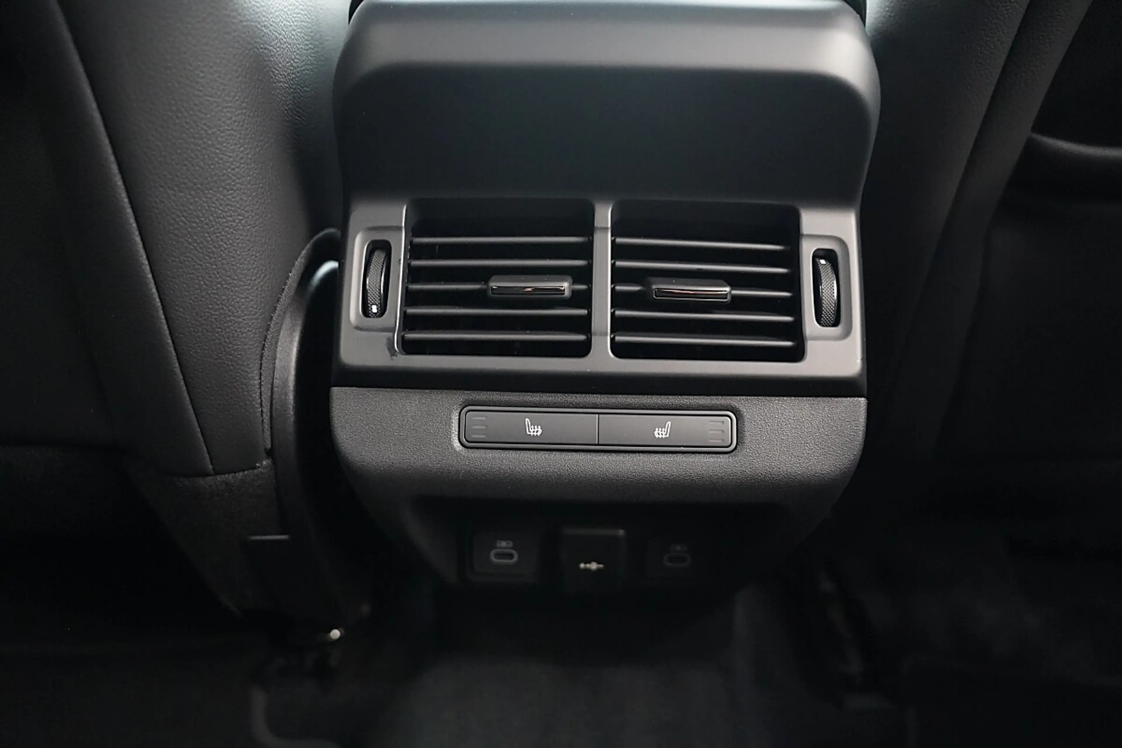Land Rover Range Rover Evoque S P270e — photo 8