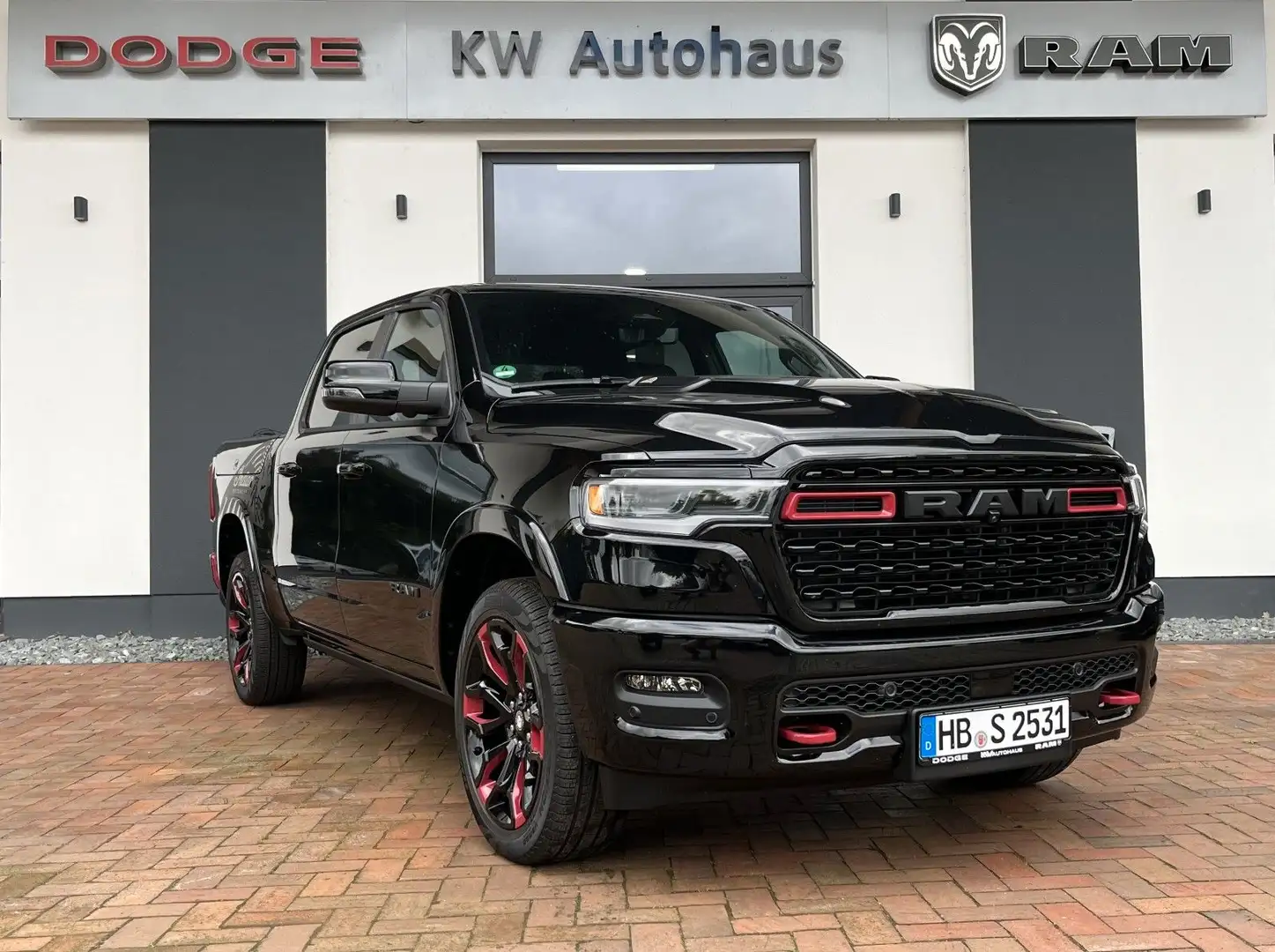 Dodge RAM Limited Night MY25 H/O Indian Motorcycle Edition Zwart - 2