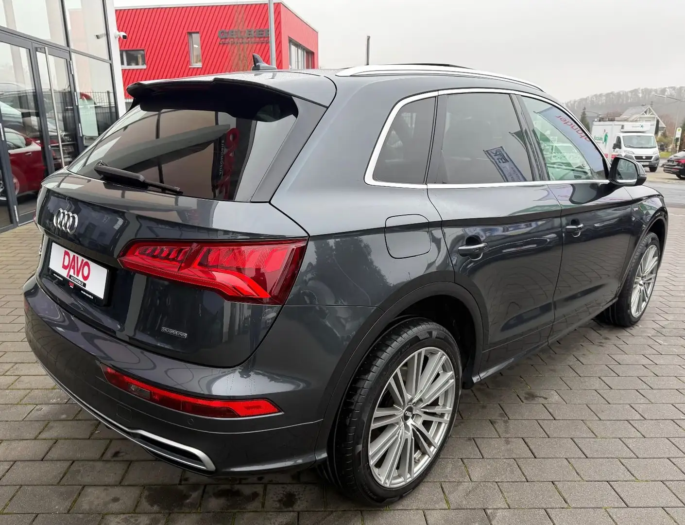 Audi Q5 quattro 2.0 TDI 2x S line sport/Pano/AHK/LED Grijs - 2