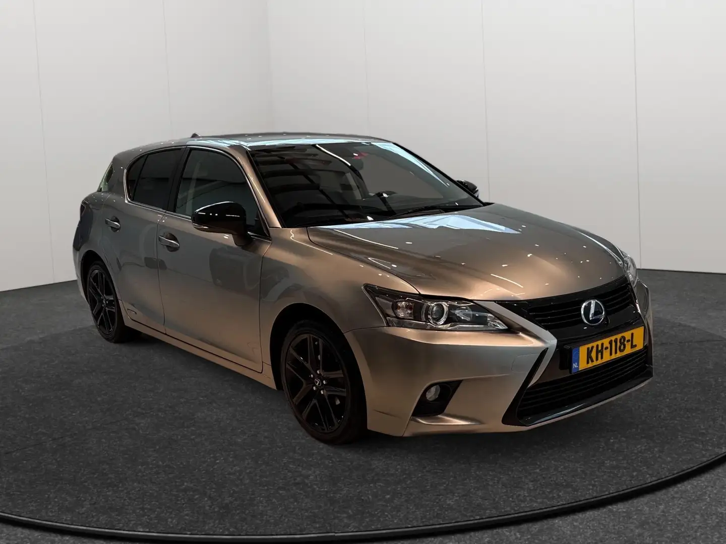 Lexus CT 200h Sport Edition | Navigatie | Stoelverwarming | LM v Сірий - 2