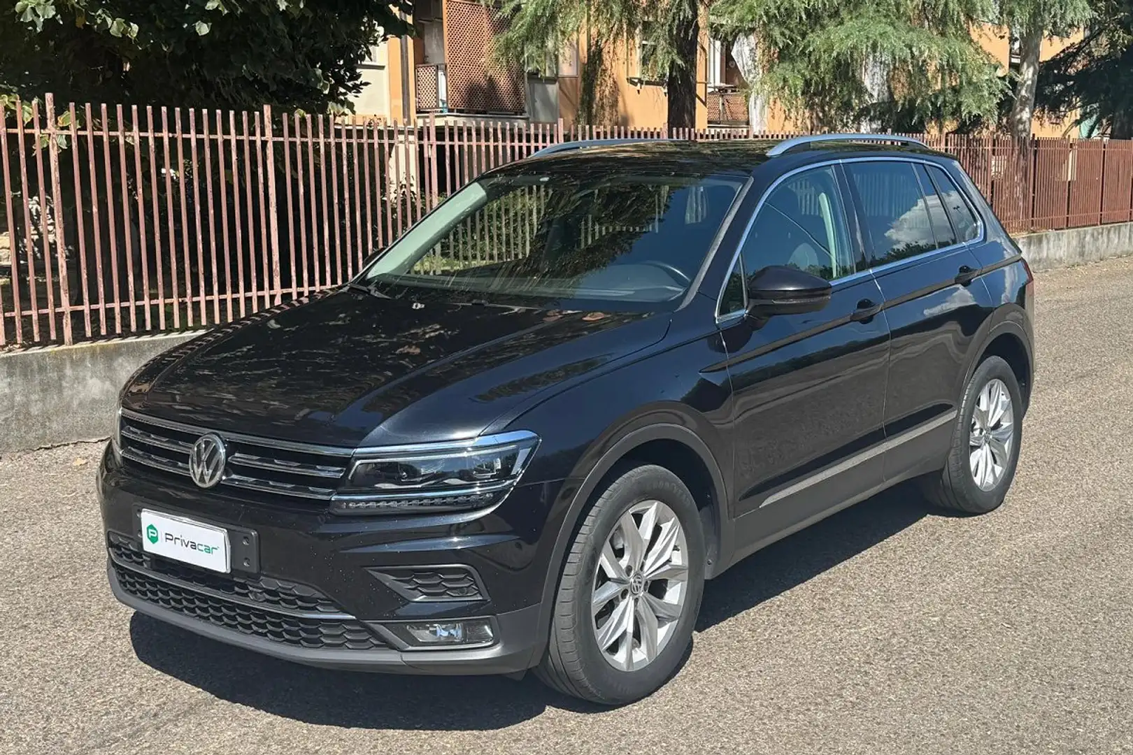 Volkswagen Tiguan Tiguan 2.0 TDI SCR DSG 4MOTION Business BMT Schwarz - 1