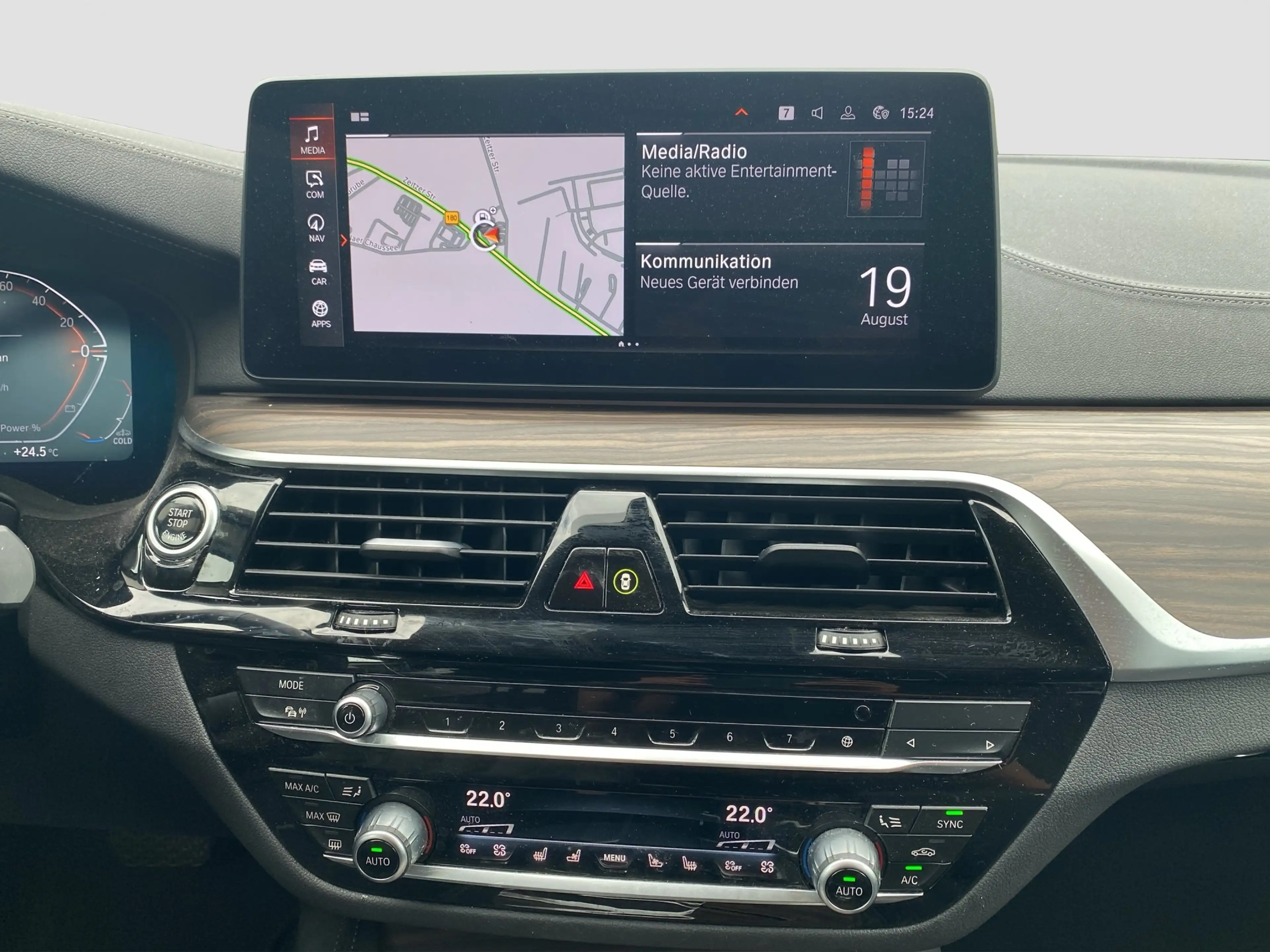 BMW 540 d xDrive Touring Luxury Line Laser Pano StHzg — photo 13