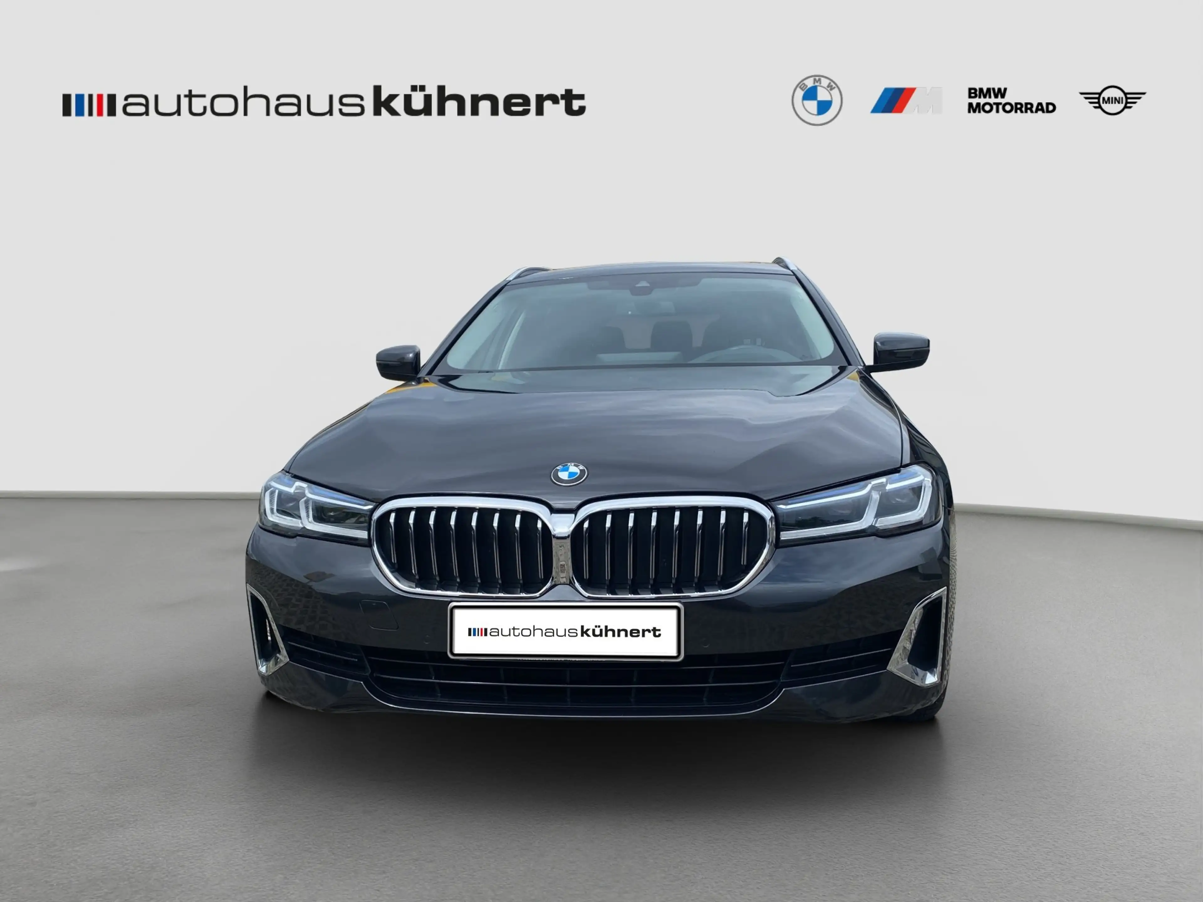 BMW 540 d xDrive Touring Luxury Line Laser Pano StHzg — photo 3