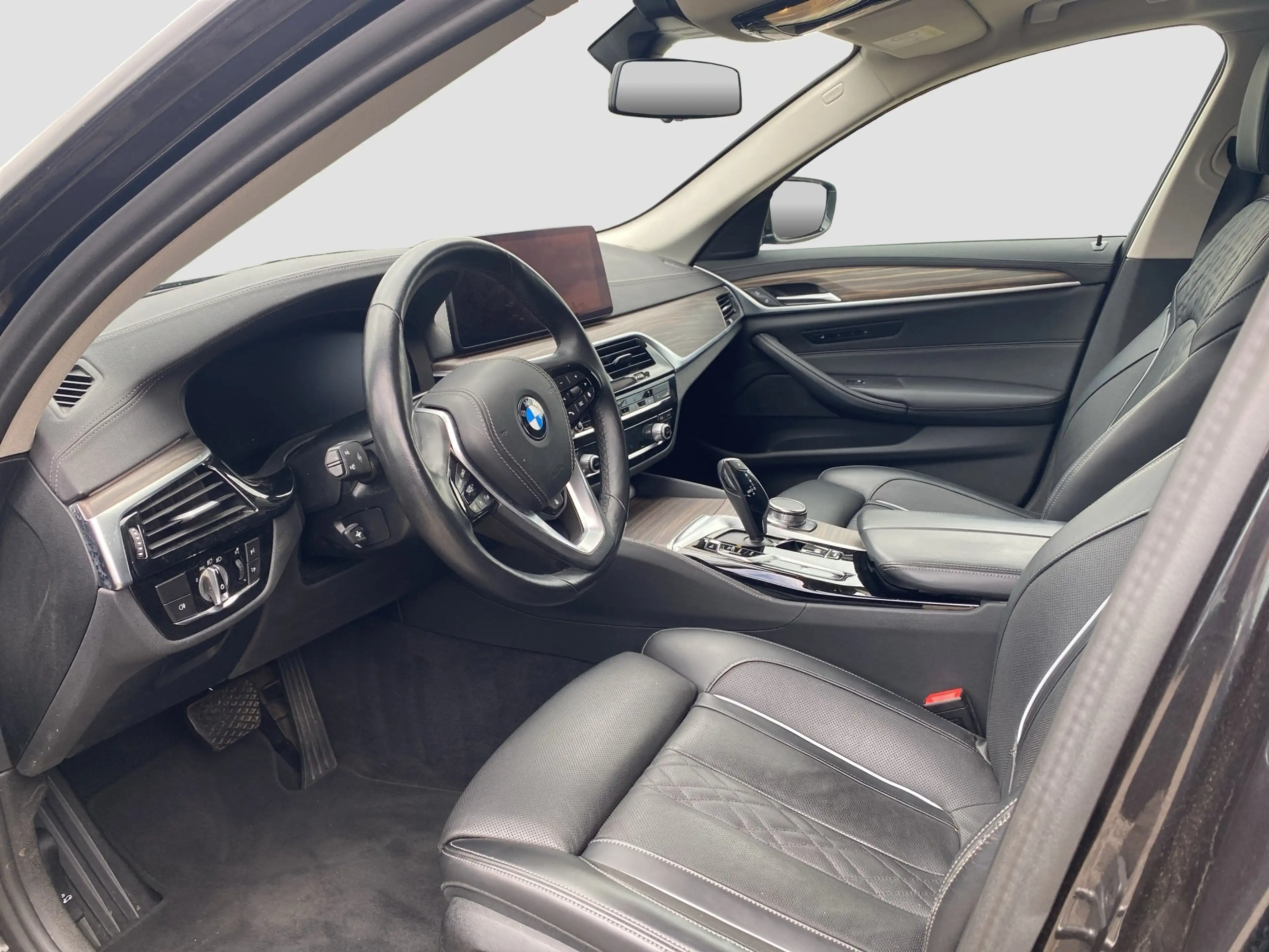 BMW 540 d xDrive Touring Luxury Line Laser Pano StHzg — photo 11