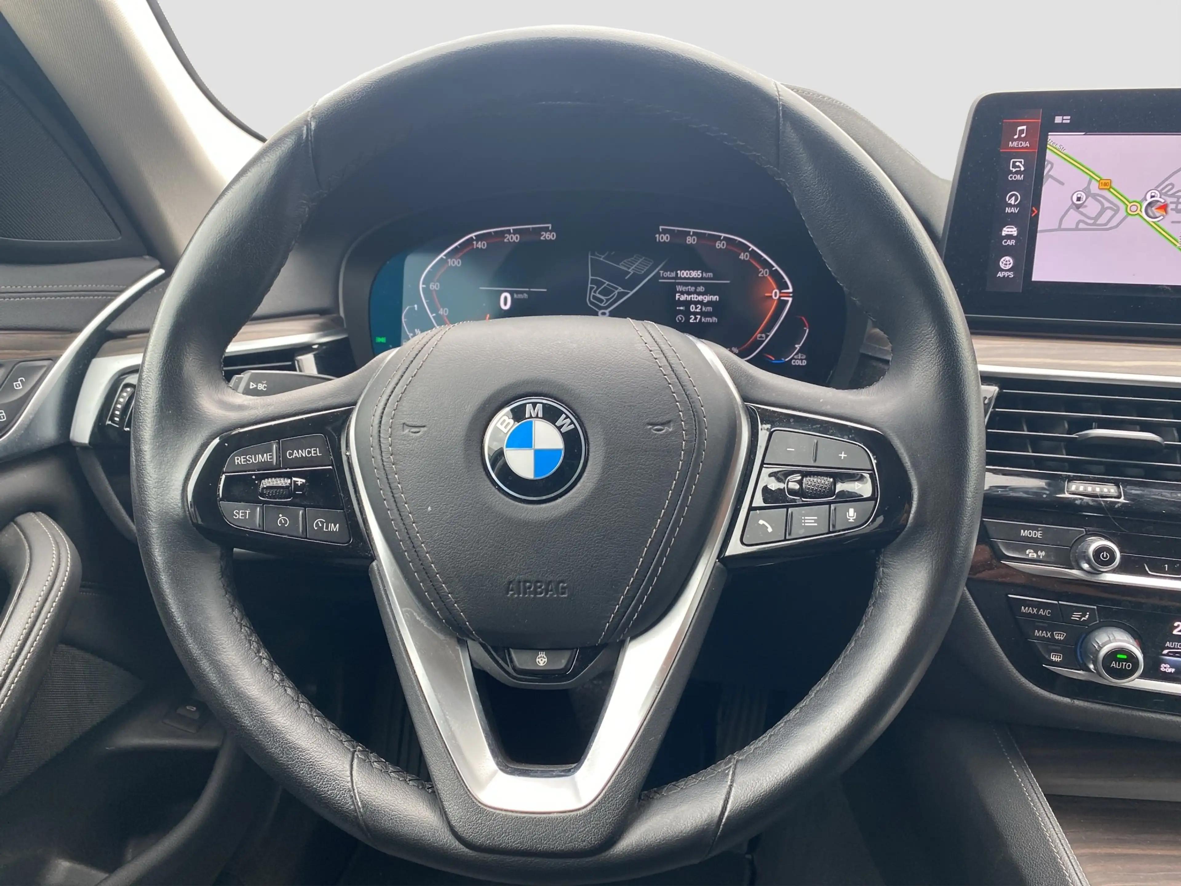 BMW 540 d xDrive Touring Luxury Line Laser Pano StHzg — photo 14