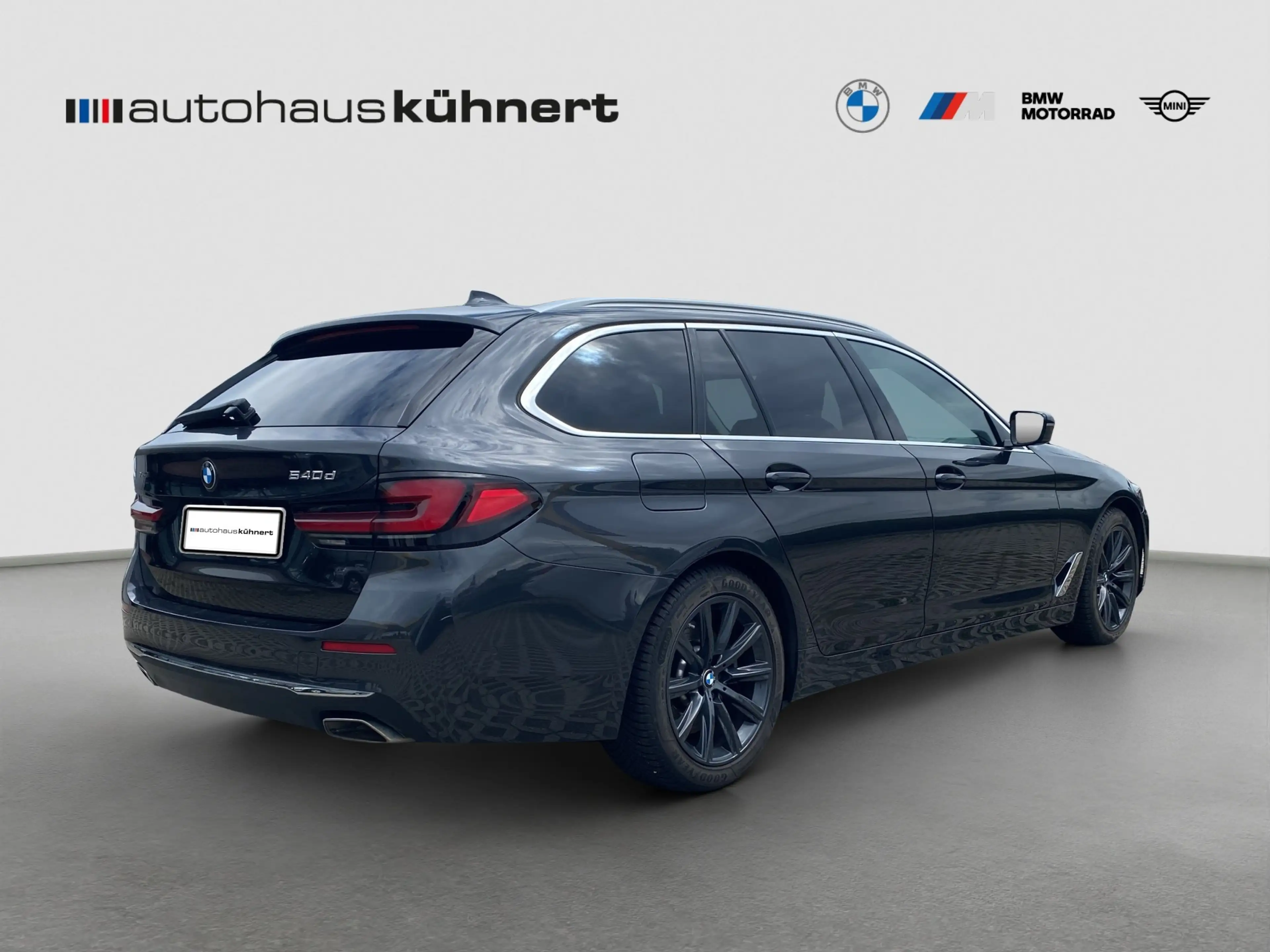 BMW 540 d xDrive Touring Luxury Line Laser Pano StHzg — photo 7