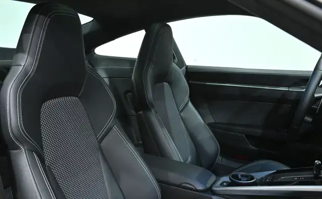 Porsche 992 911 Turbo Coupe PDK Modell 992 Ansicht 9