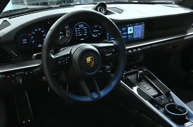 Porsche 992 911 Turbo Coupe PDK Modell 992 Ansicht 5