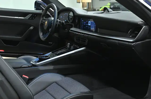 Porsche 992 911 Turbo Coupe PDK Modell 992 Ansicht 4