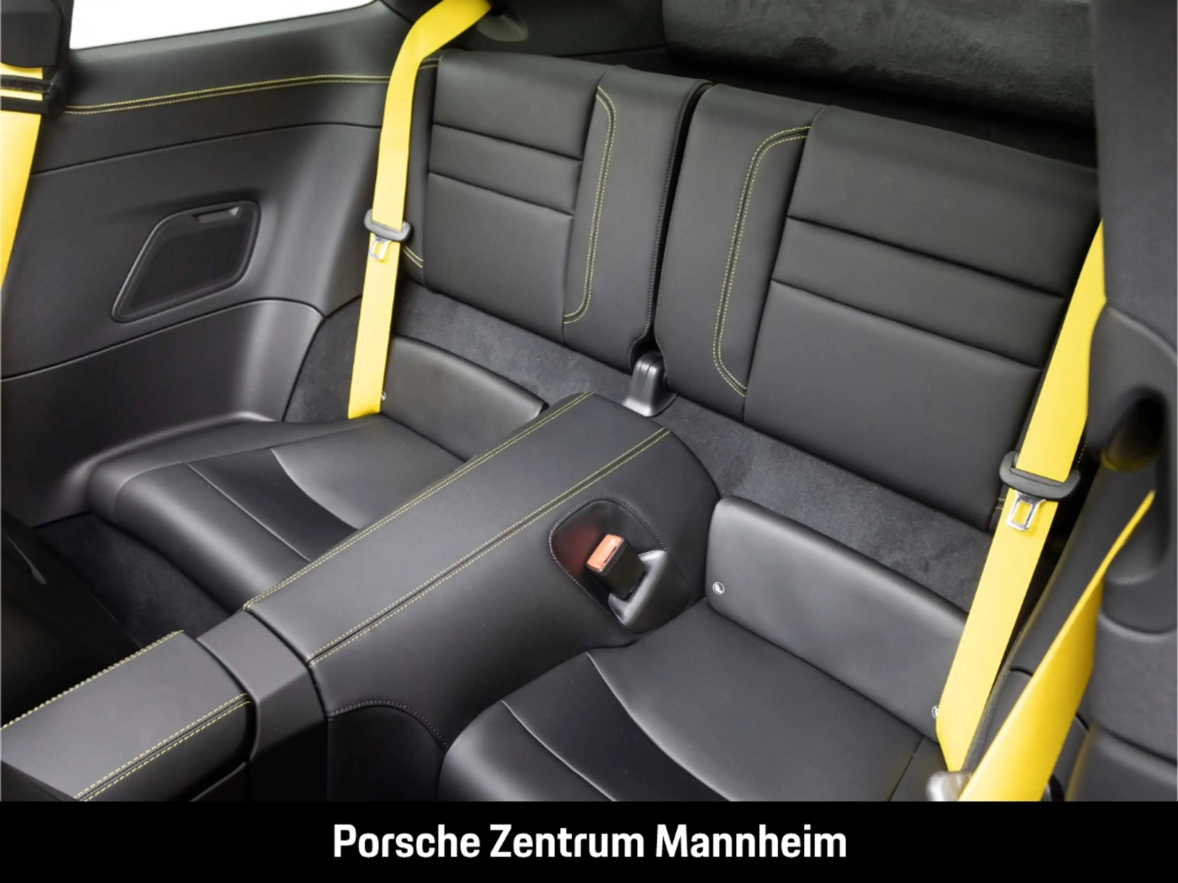Porsche 992 -2 (911) Carrera — photo 14