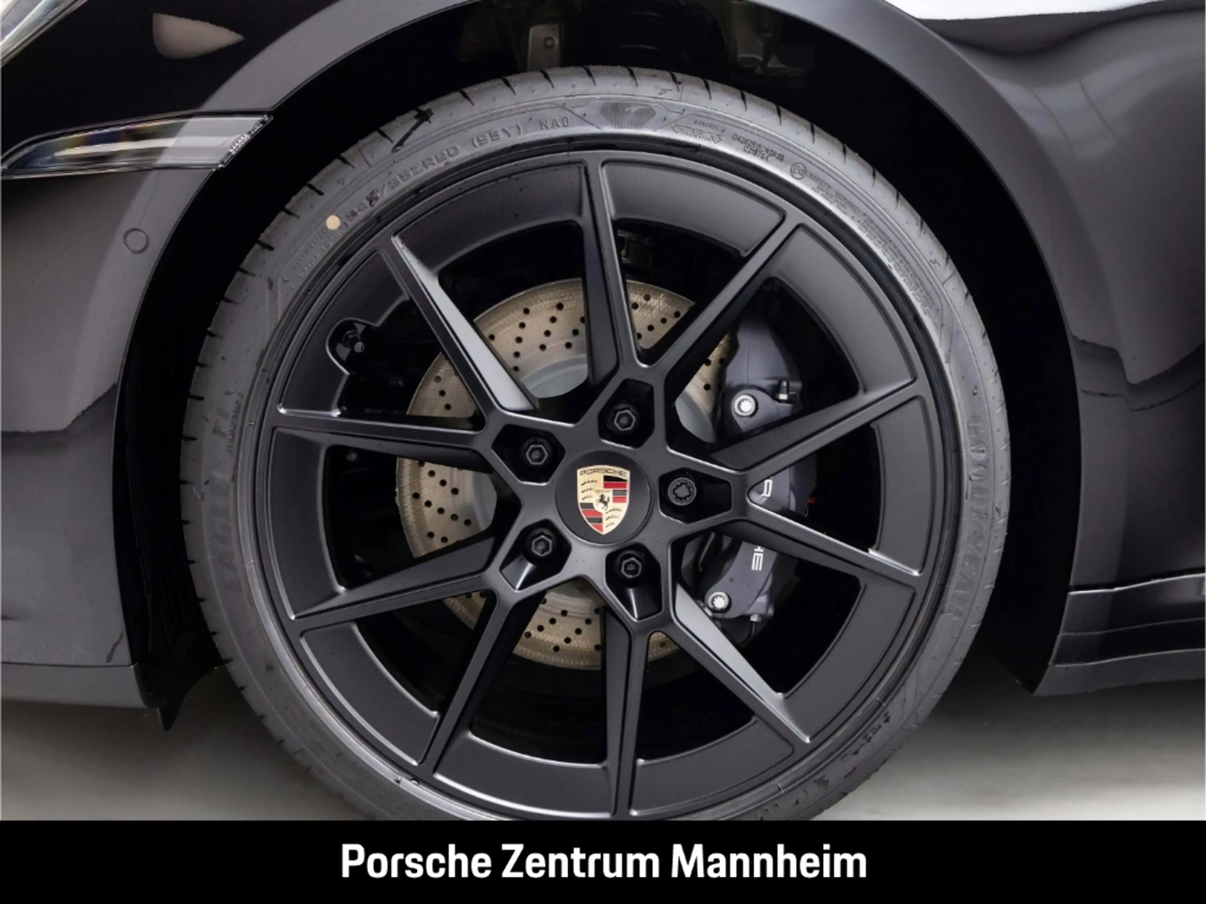 Porsche 992 -2 (911) Carrera — photo 8