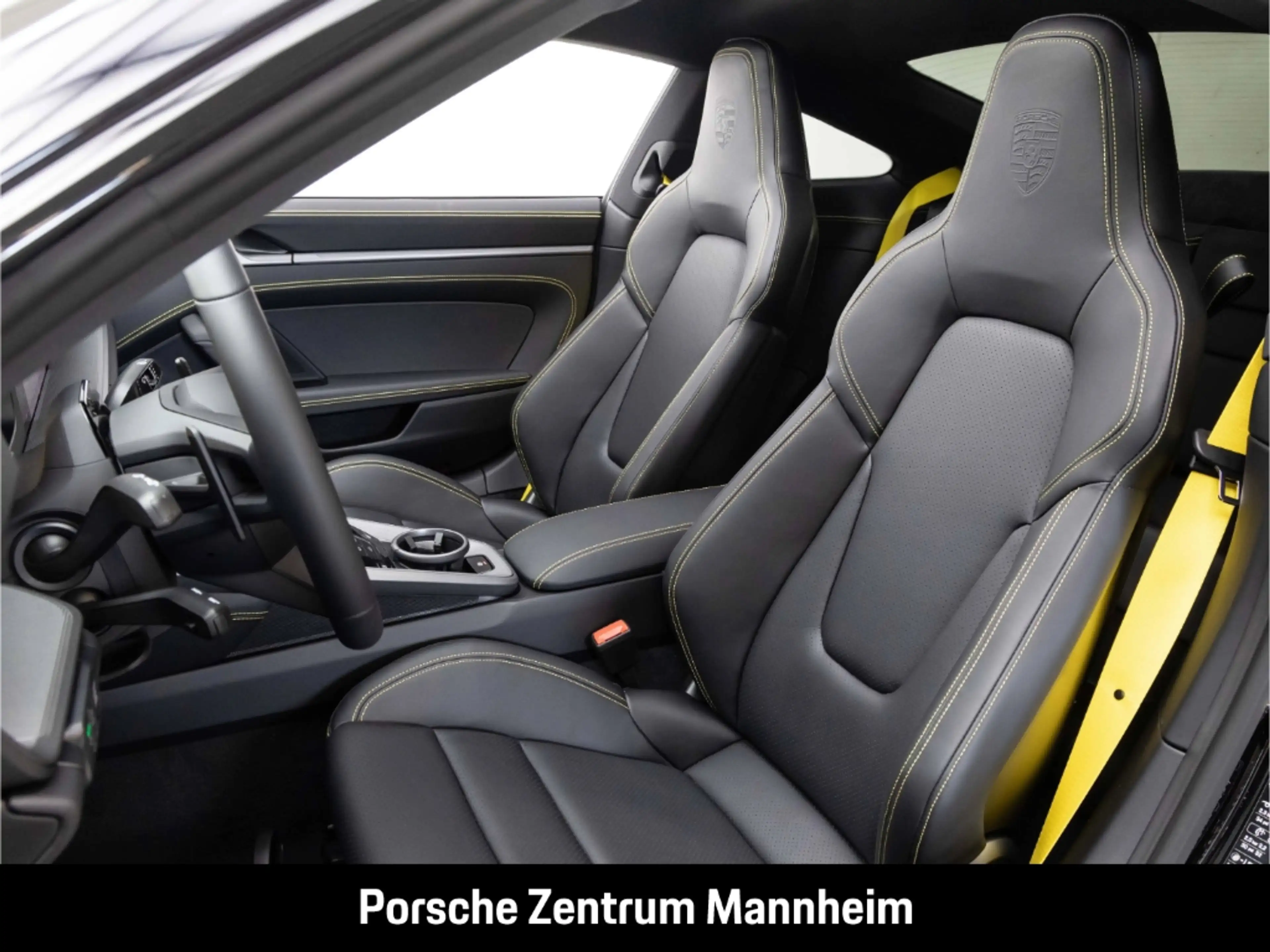 Porsche 992 -2 (911) Carrera — photo 5