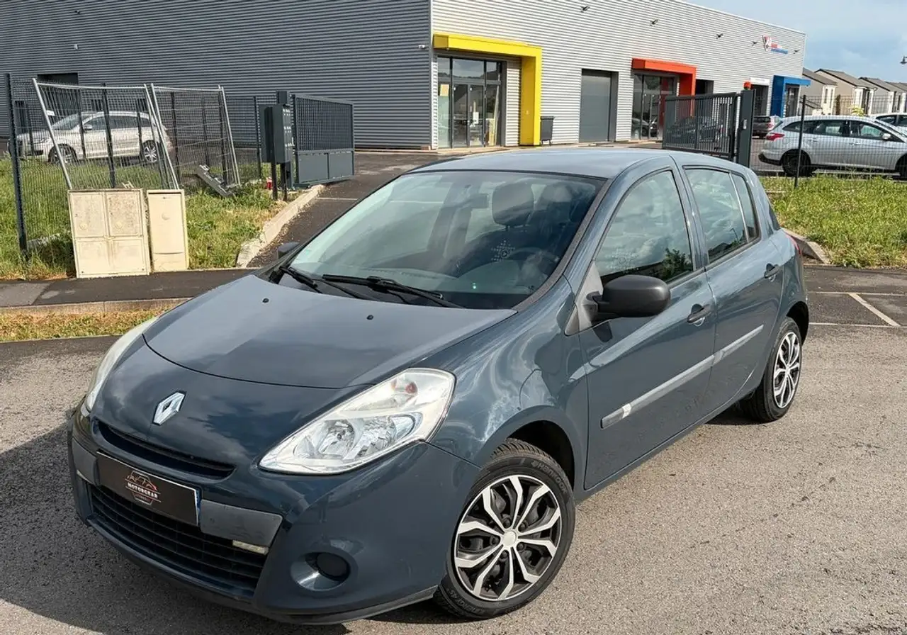 Renault Clio III YAHOO 1.2 75 CH