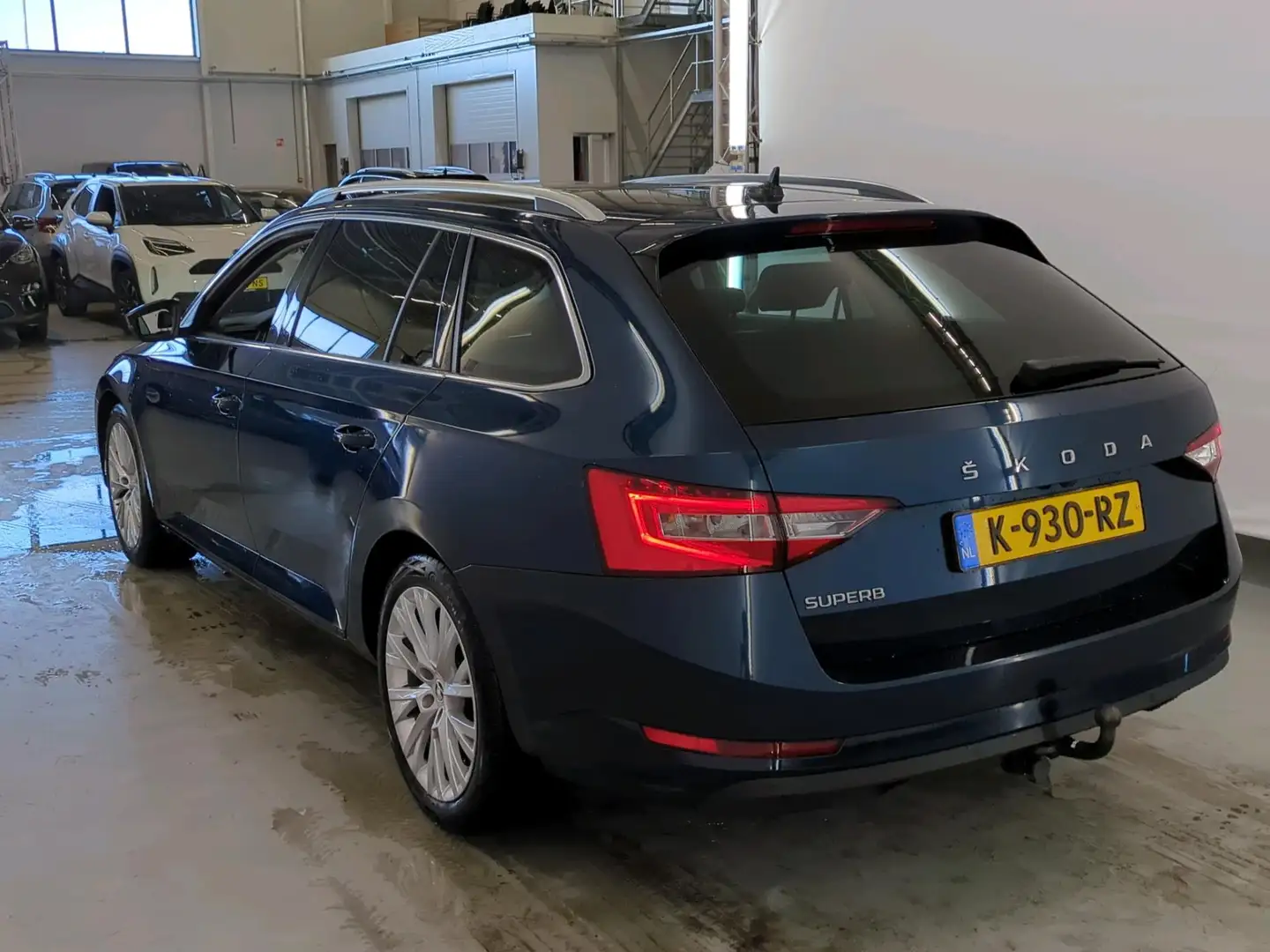 Skoda Superb Combi 1.5 TSI 150pk Automaat Business Edition Plus Blauw - 2