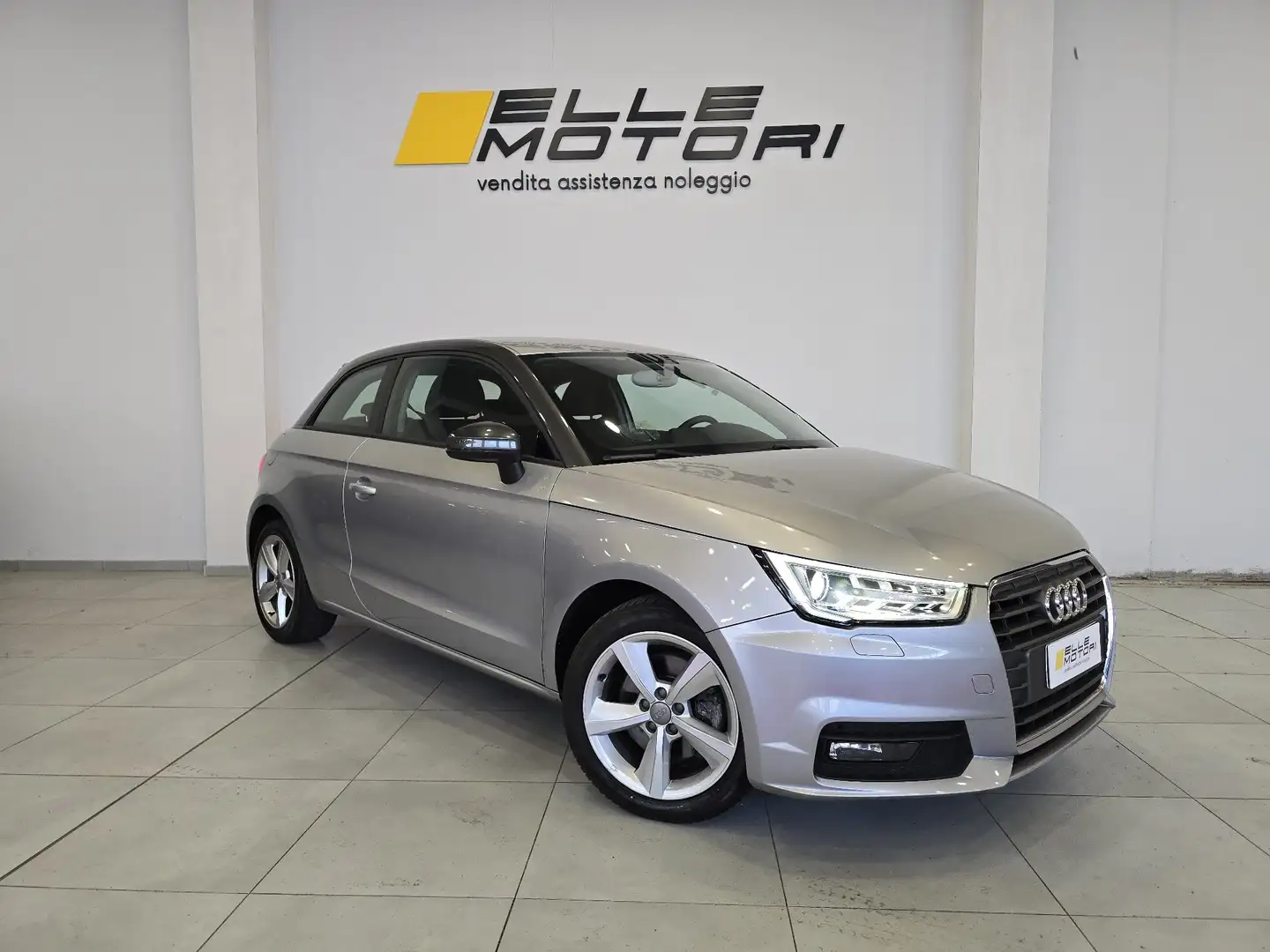 Audi A1 A1 1.6 tdi Grau - 1