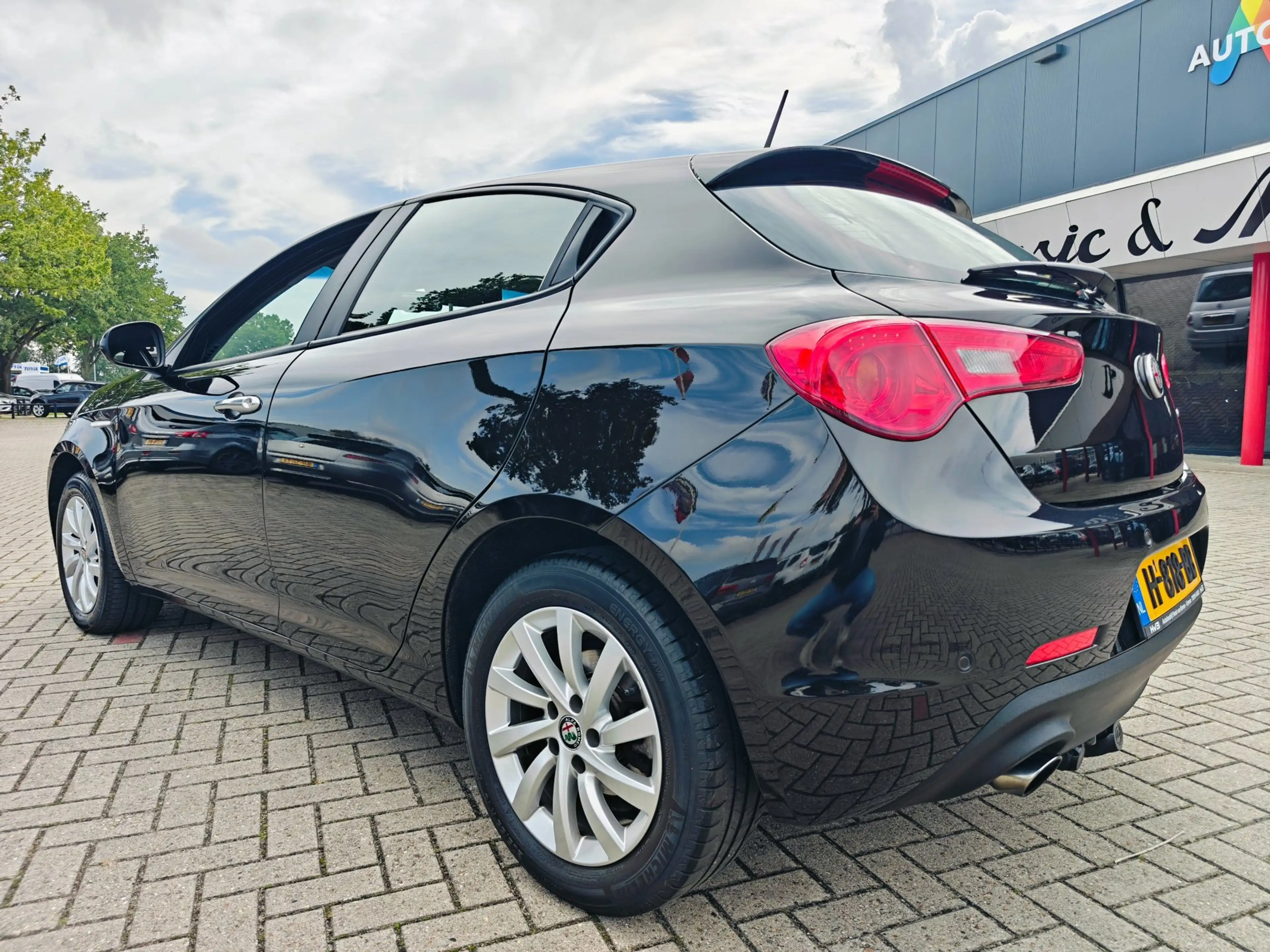 Alfa Romeo Giulietta 1.4 Turbo — photo 2