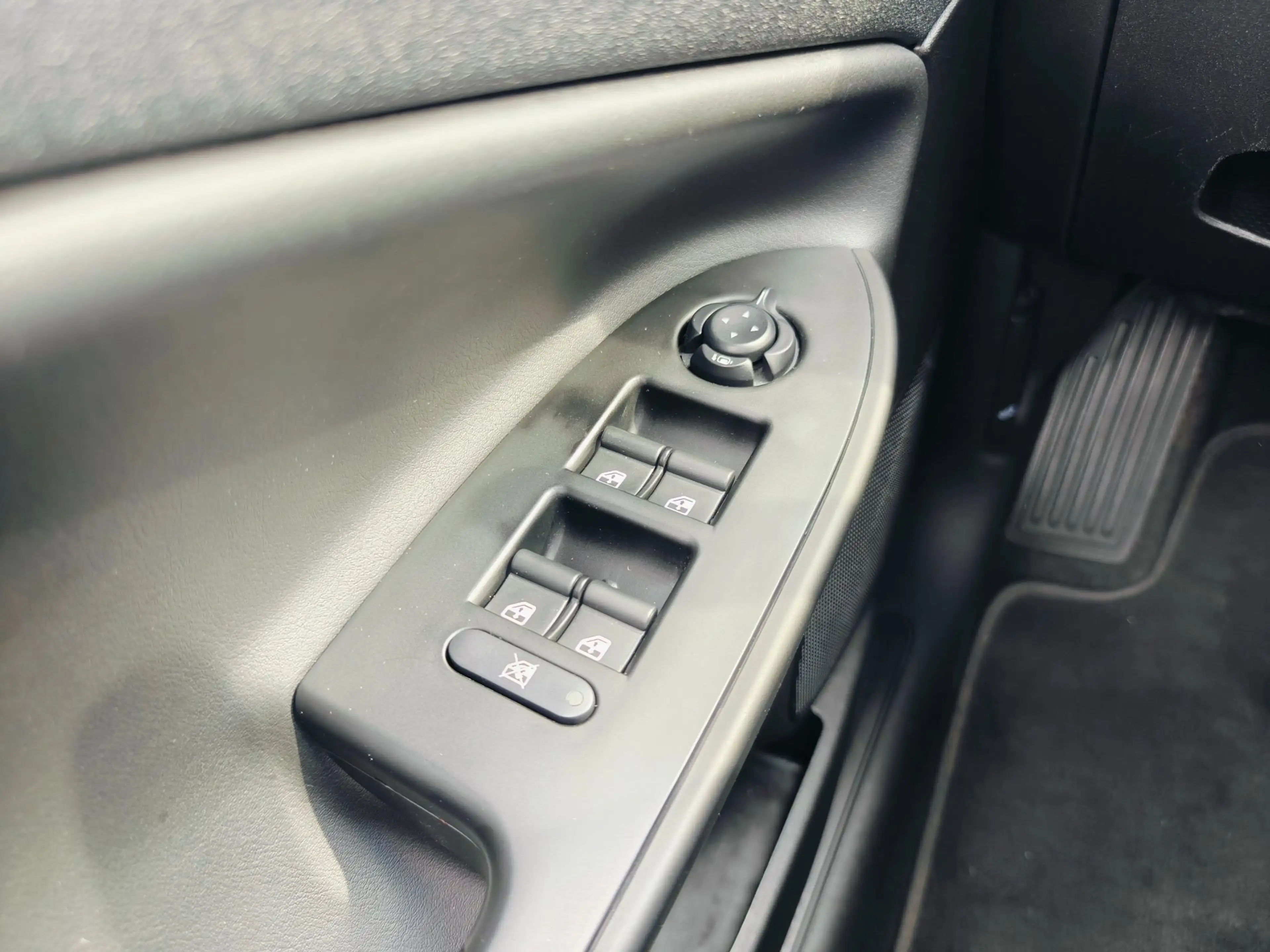 Alfa Romeo Giulietta 1.4 Turbo — photo 17