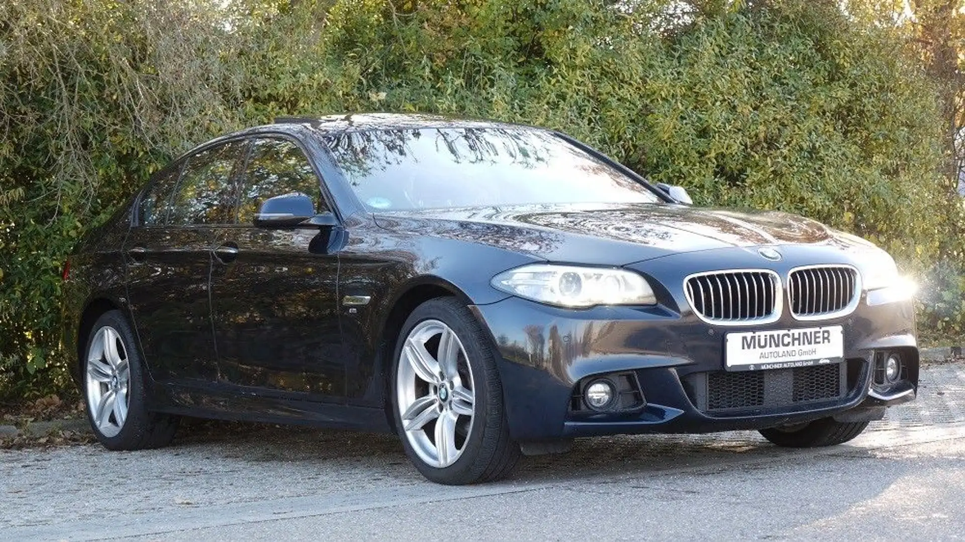 BMW 520 d xDrive Lim M Sport Paket Schwarz - 2
