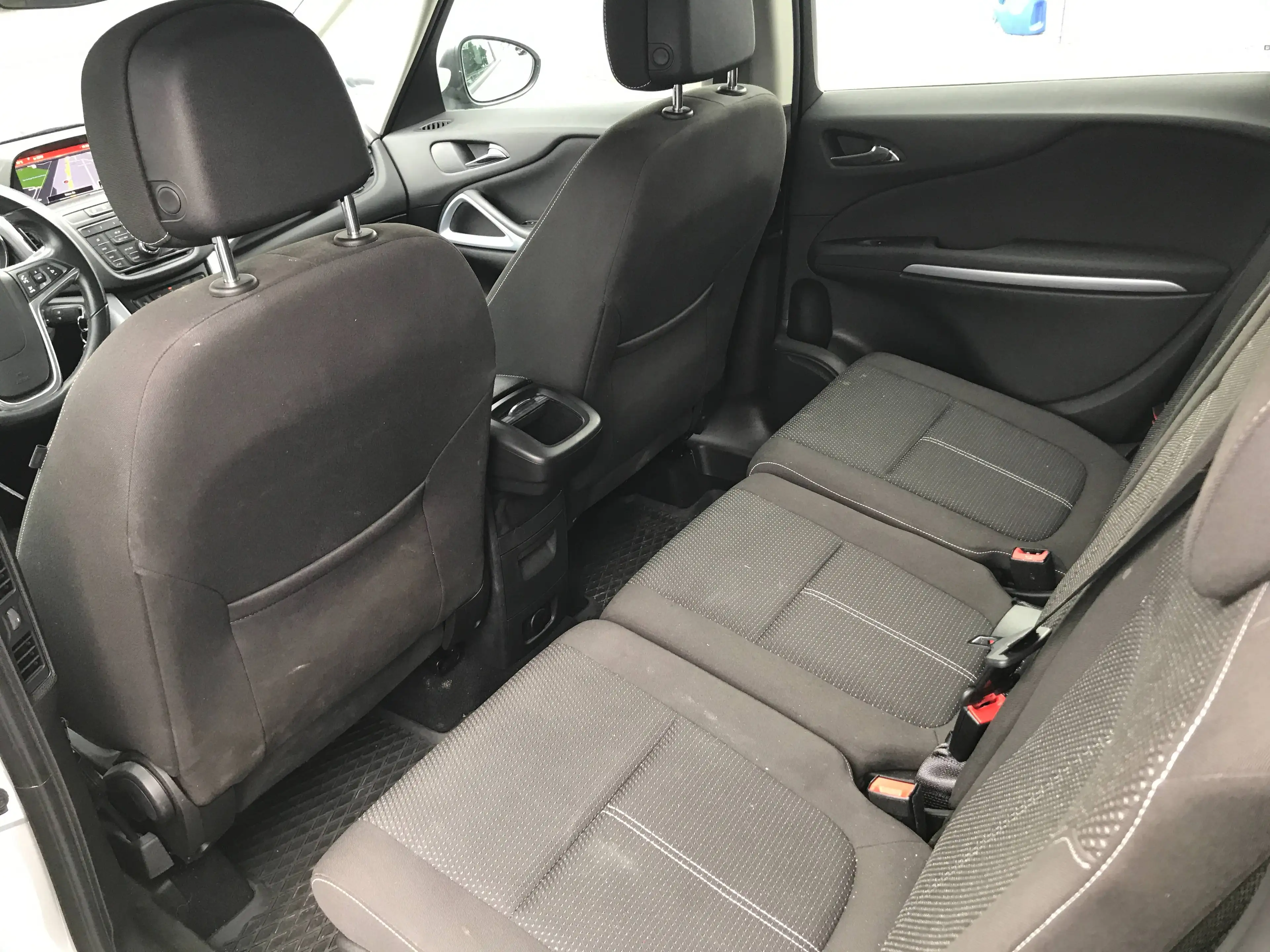 Opel Zafira Tourer KlimAut NAVI St/Stop SitzH 2xPDC StKetNeu SR WR SB — photo 6