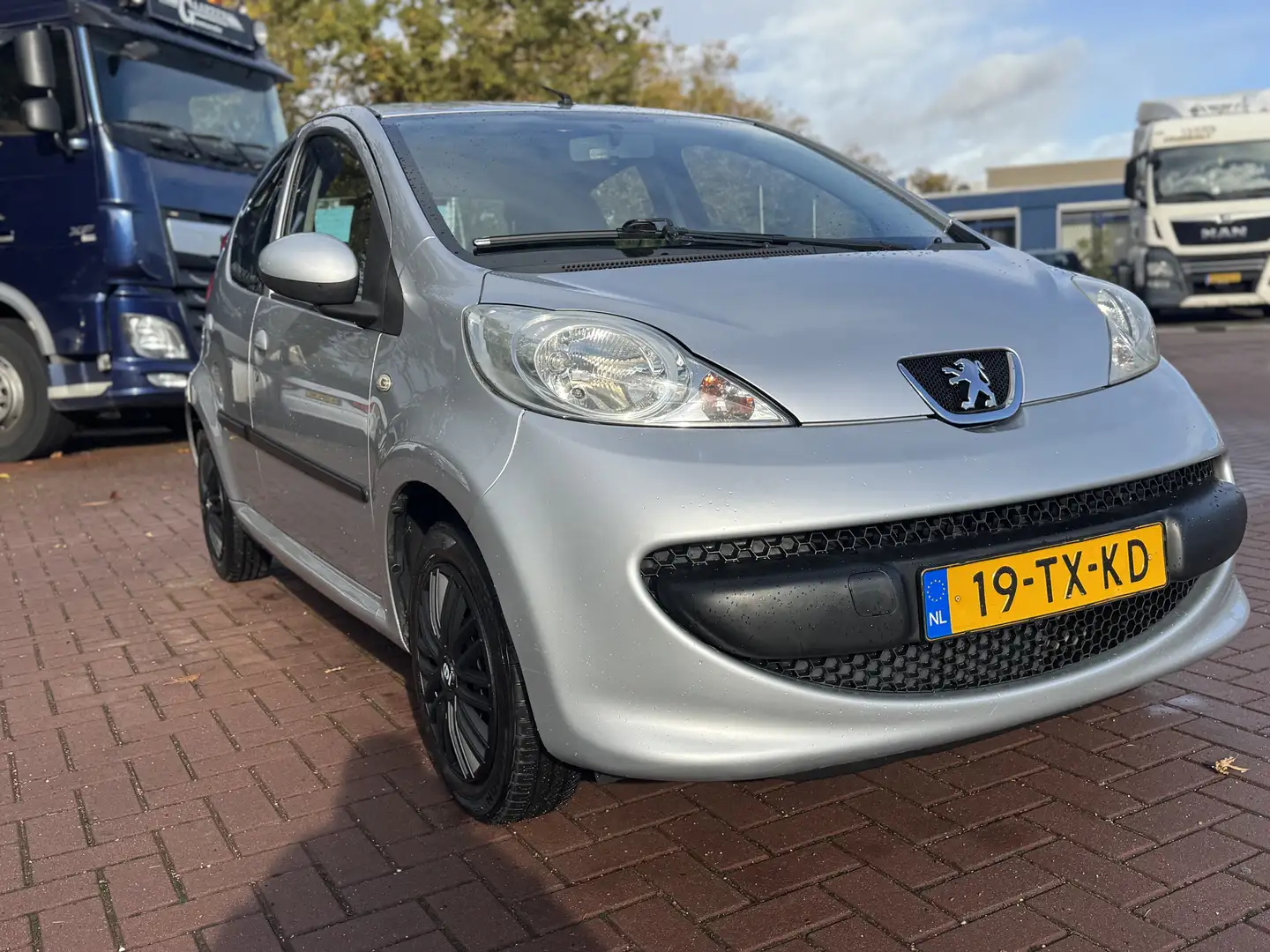 Peugeot 107 1.0-12V XS Grijs - 2