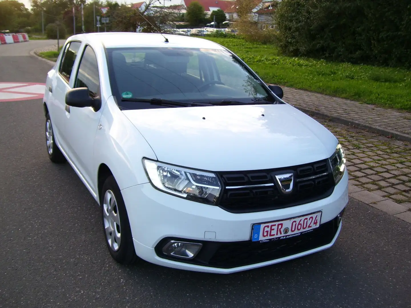 Dacia Sandero II Essential*1.Hand*25000Km Weiß - 1