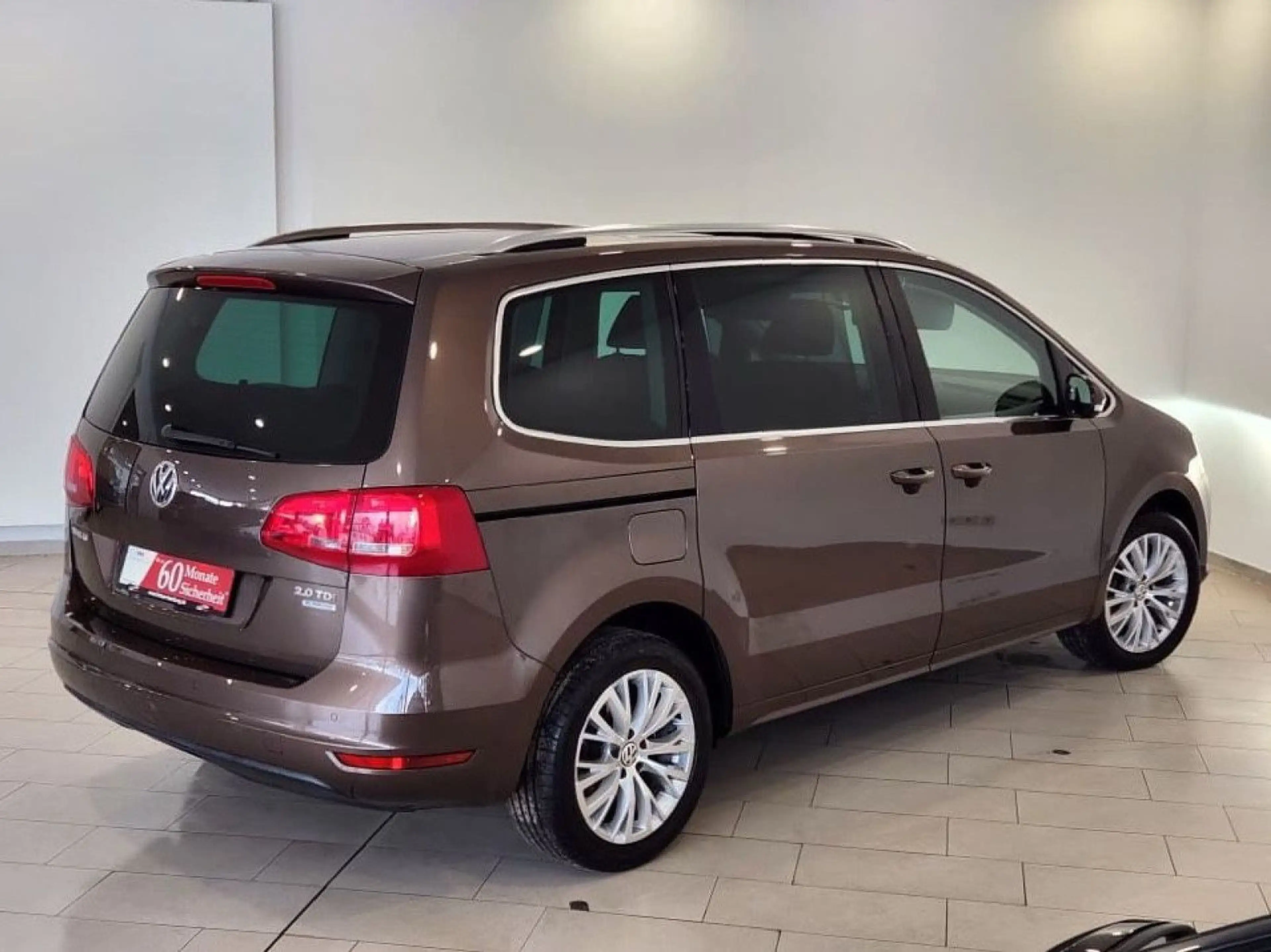 Volkswagen Sharan 2.0 TDI Highline BMT 7-Sitze|PANO|AHK|XEN — photo 7