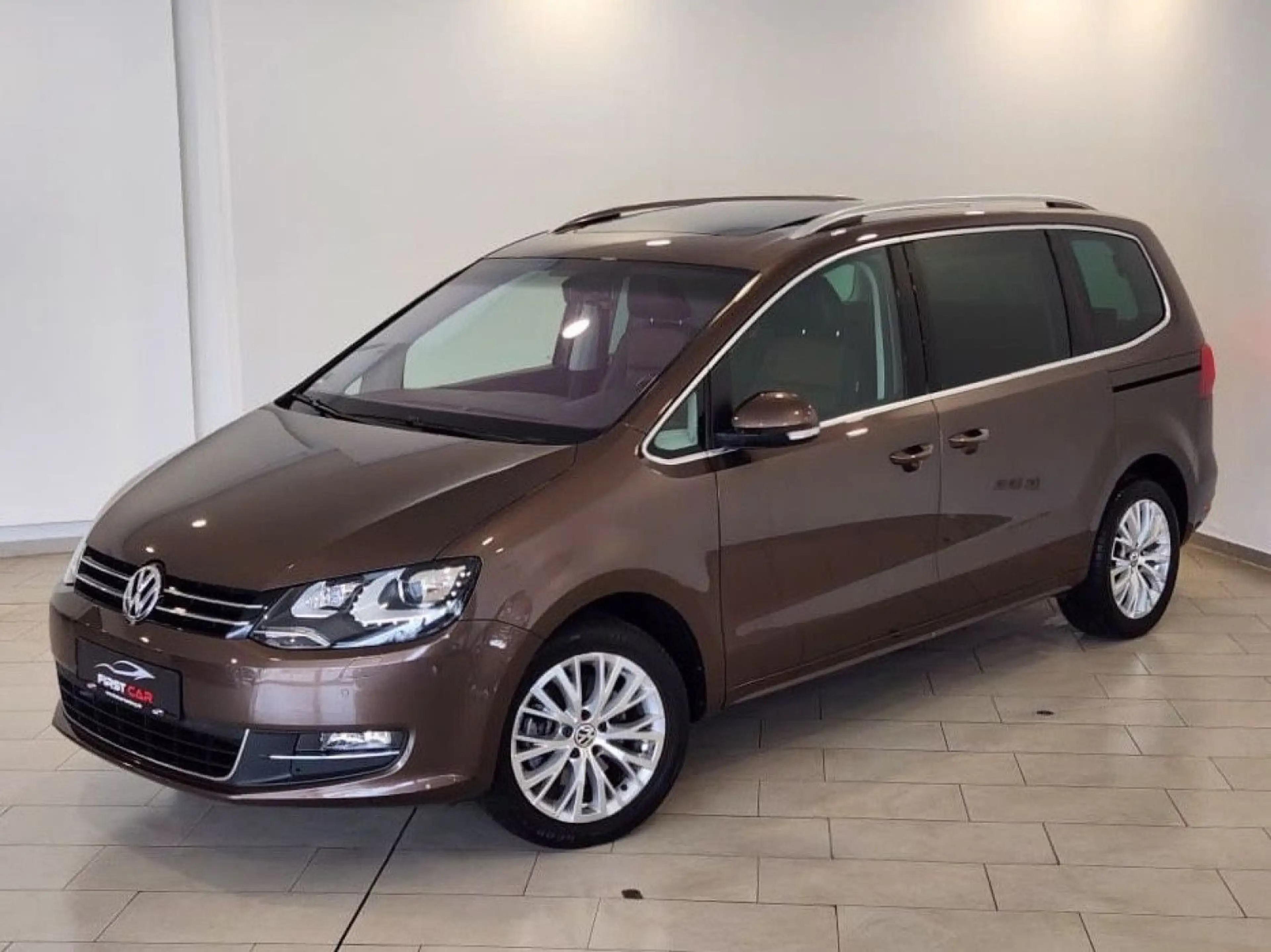 Volkswagen Sharan 2.0 TDI Highline BMT 7-Sitze|PANO|AHK|XEN