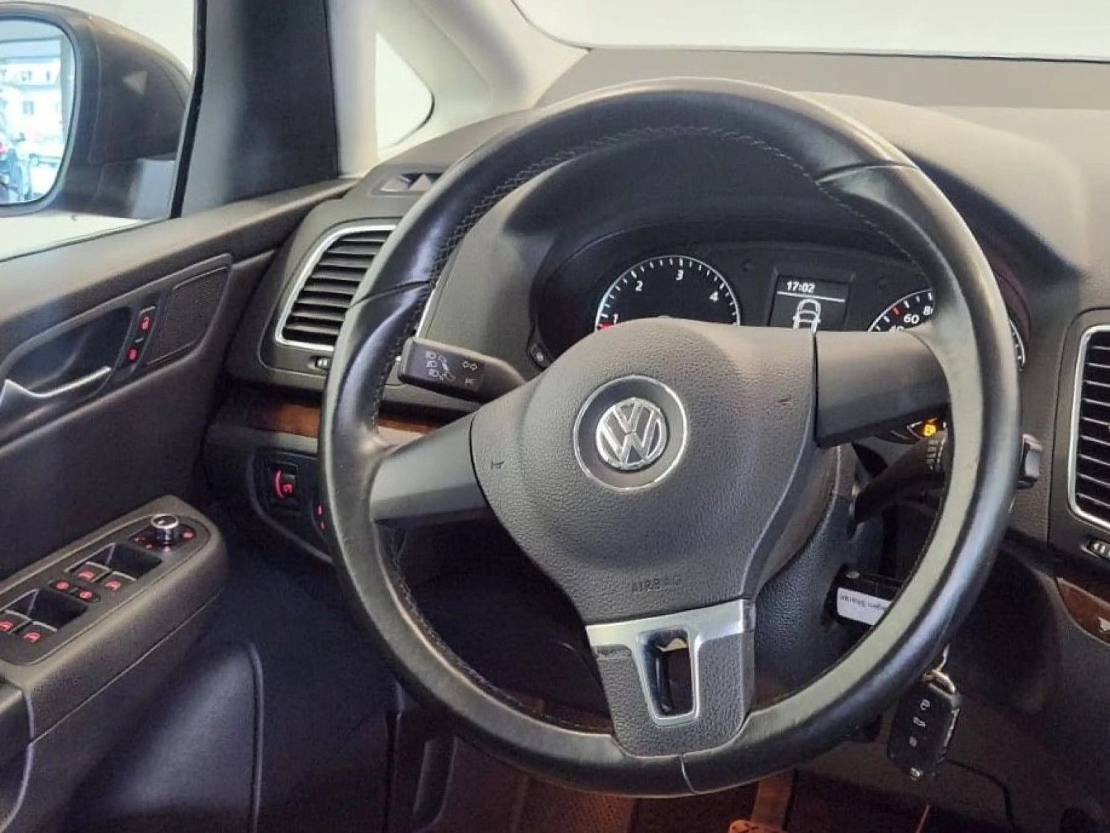 Volkswagen Sharan 2.0 TDI Highline BMT 7-Sitze|PANO|AHK|XEN — photo 13