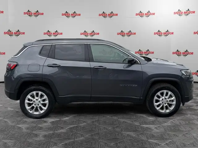 Jeep Compass view 3