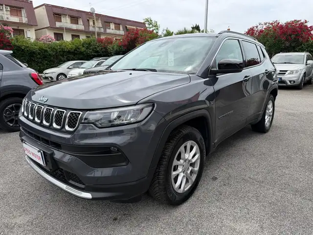 Jeep Compass view 4
