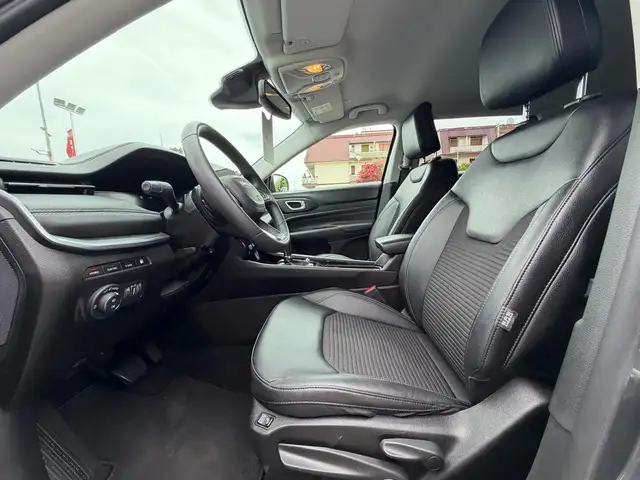 Jeep Compass view 11