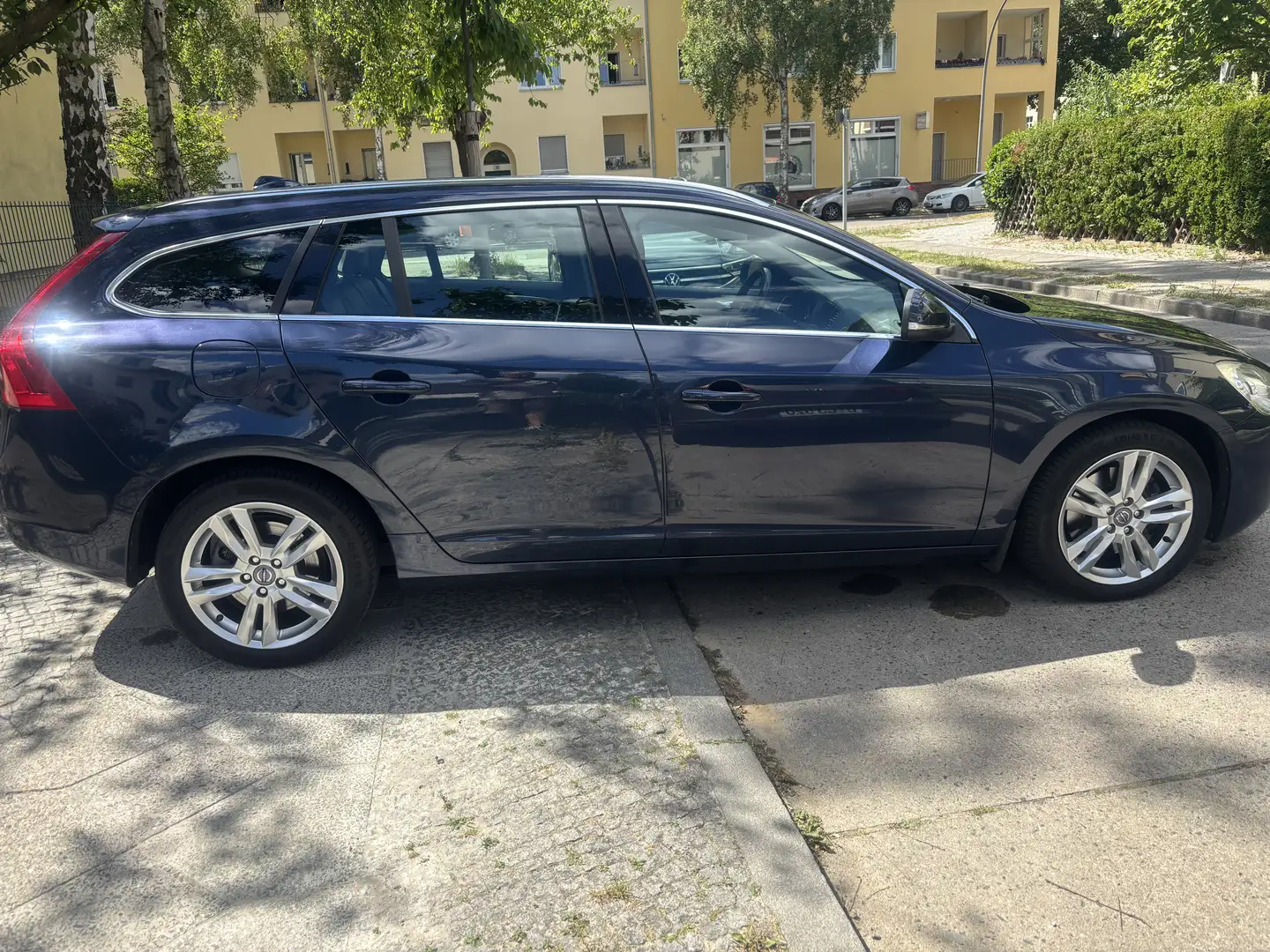 Volvo V60 D5 AWD Geartronic Momentum - 2