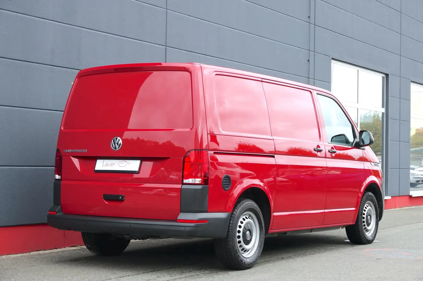 Volkswagen T6.1 Transpoerter 2.0 TDI Klima Werkstatt Rouge - 2