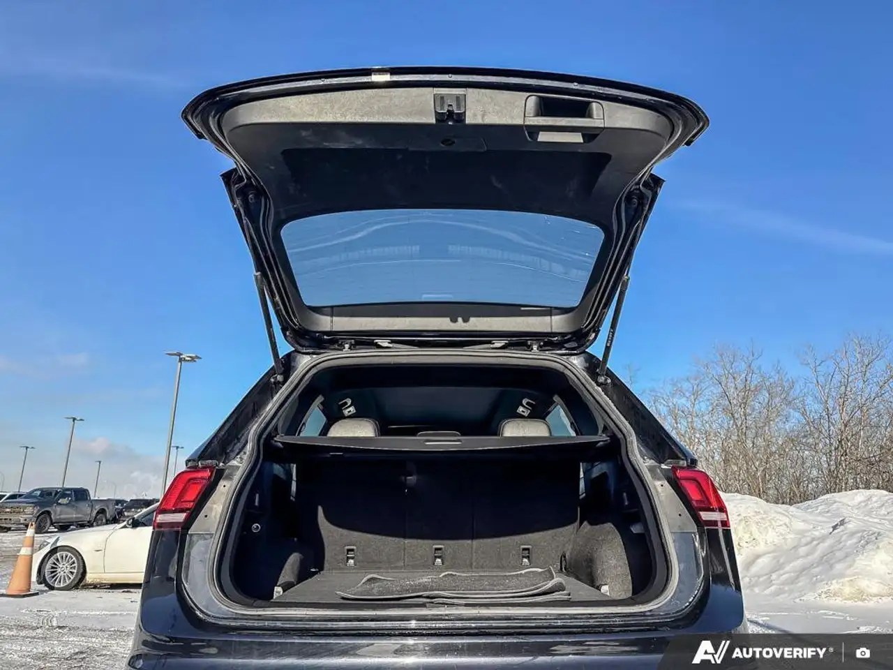 Volkswagen Tiguan снимка Volkswagen Tiguan