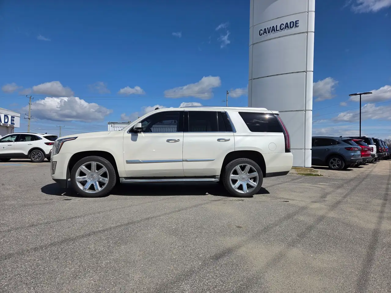Cadillac Escalade снимка Cadillac Escalade