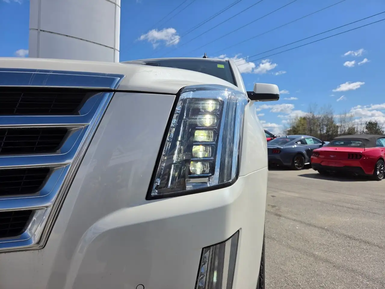 Cadillac Escalade снимка Cadillac Escalade