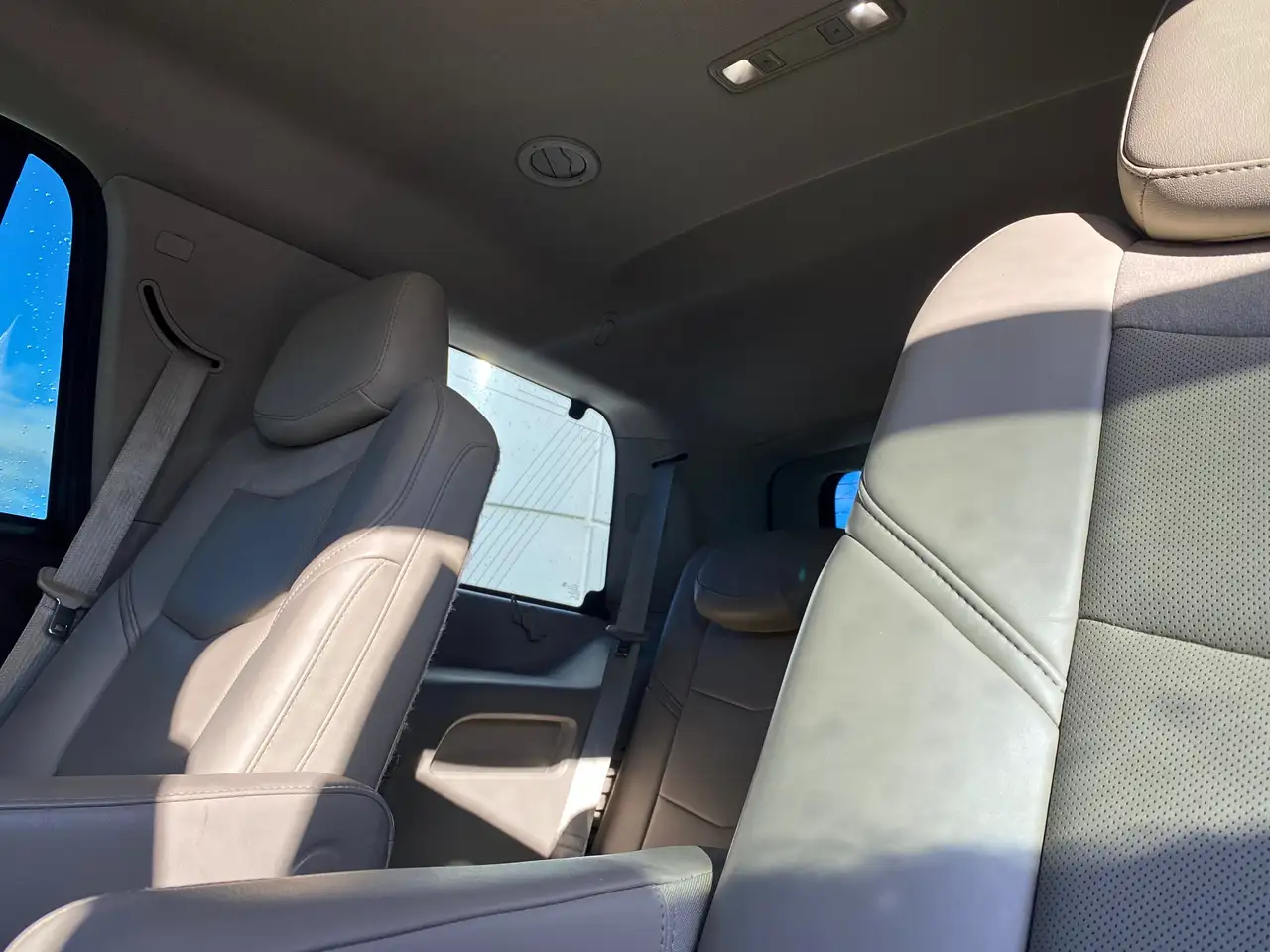 Cadillac Escalade снимка Cadillac Escalade
