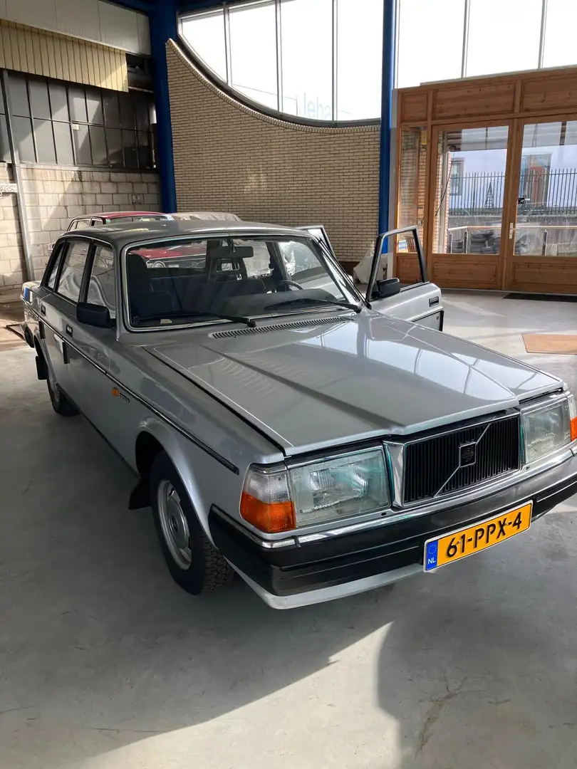 Volvo 240 240 2.3 GL Gris - 2