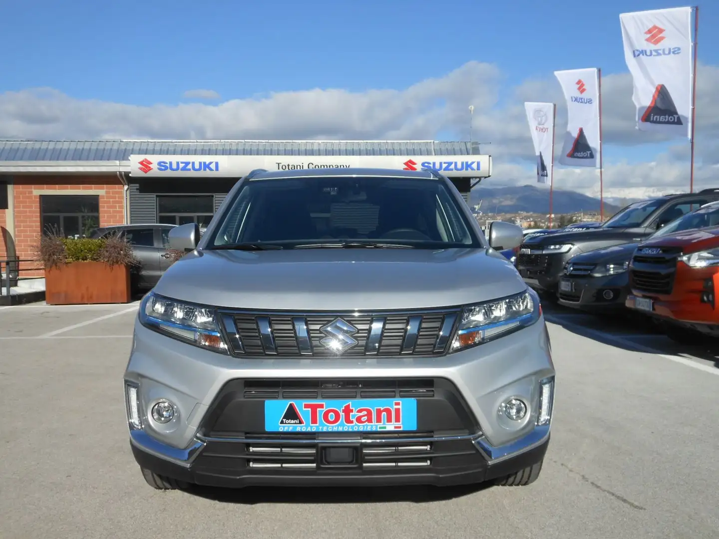 Suzuki Vitara Nuova Vitara 1.4 Hybrid 4WD AllGrip Cool+ Silber - 2