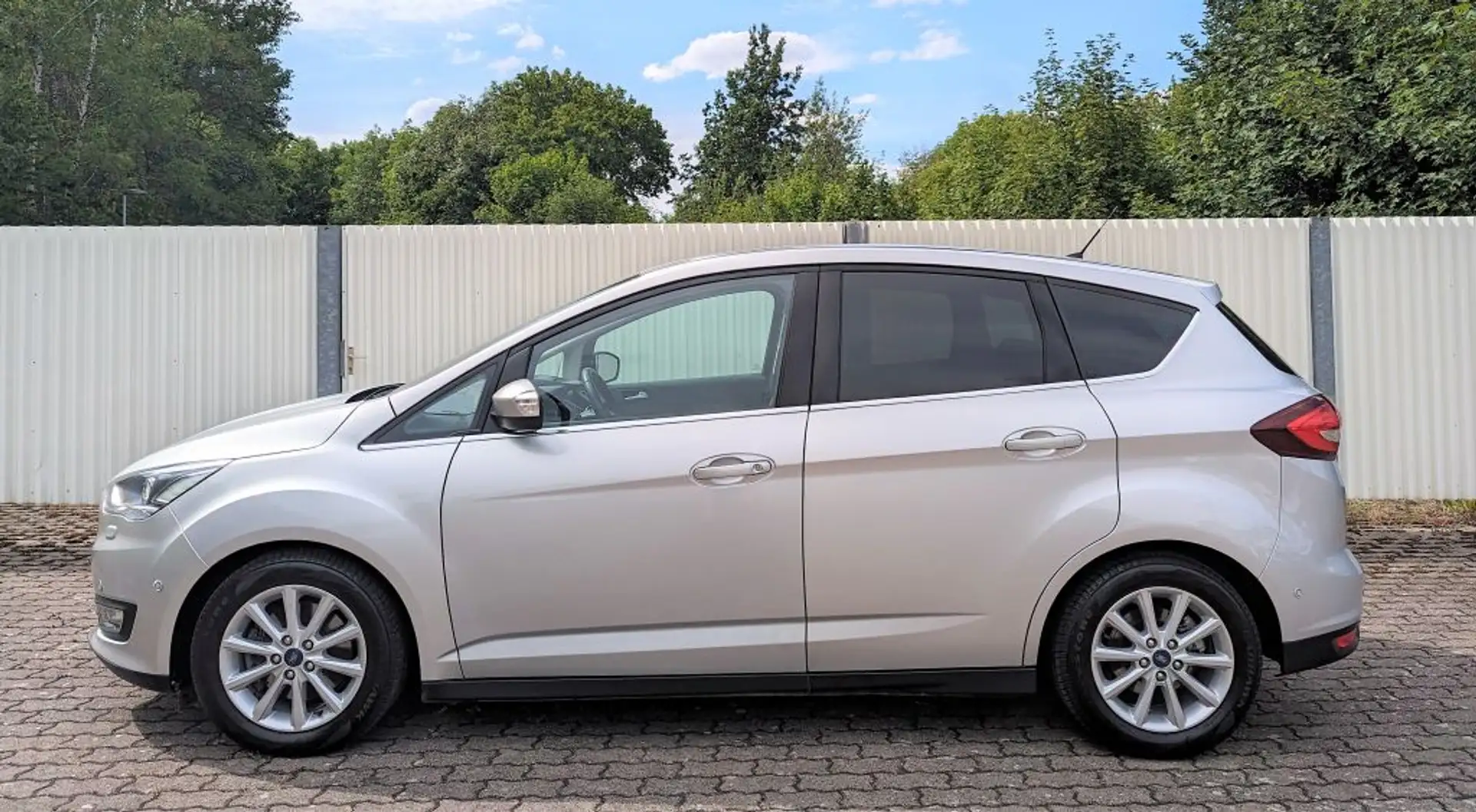 Ford C-Max 1.5 EcoBoost Start-Stop-System Aut. Titanium Silber - 2