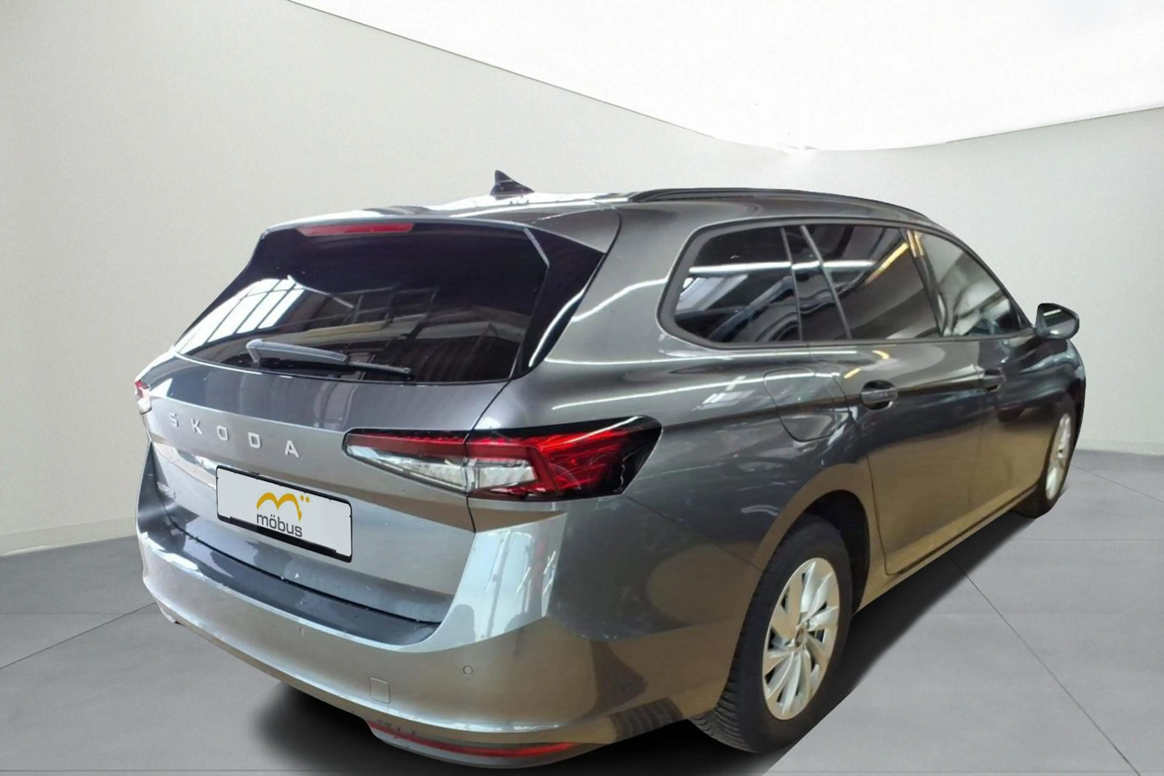 Skoda Superb Combi 2.0 TDI DSG*LED*NAV*APP*RFK*LANE*AA — photo 3