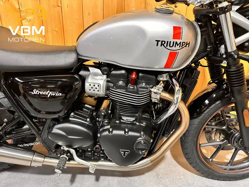 Triumph Street Twin - foto 7