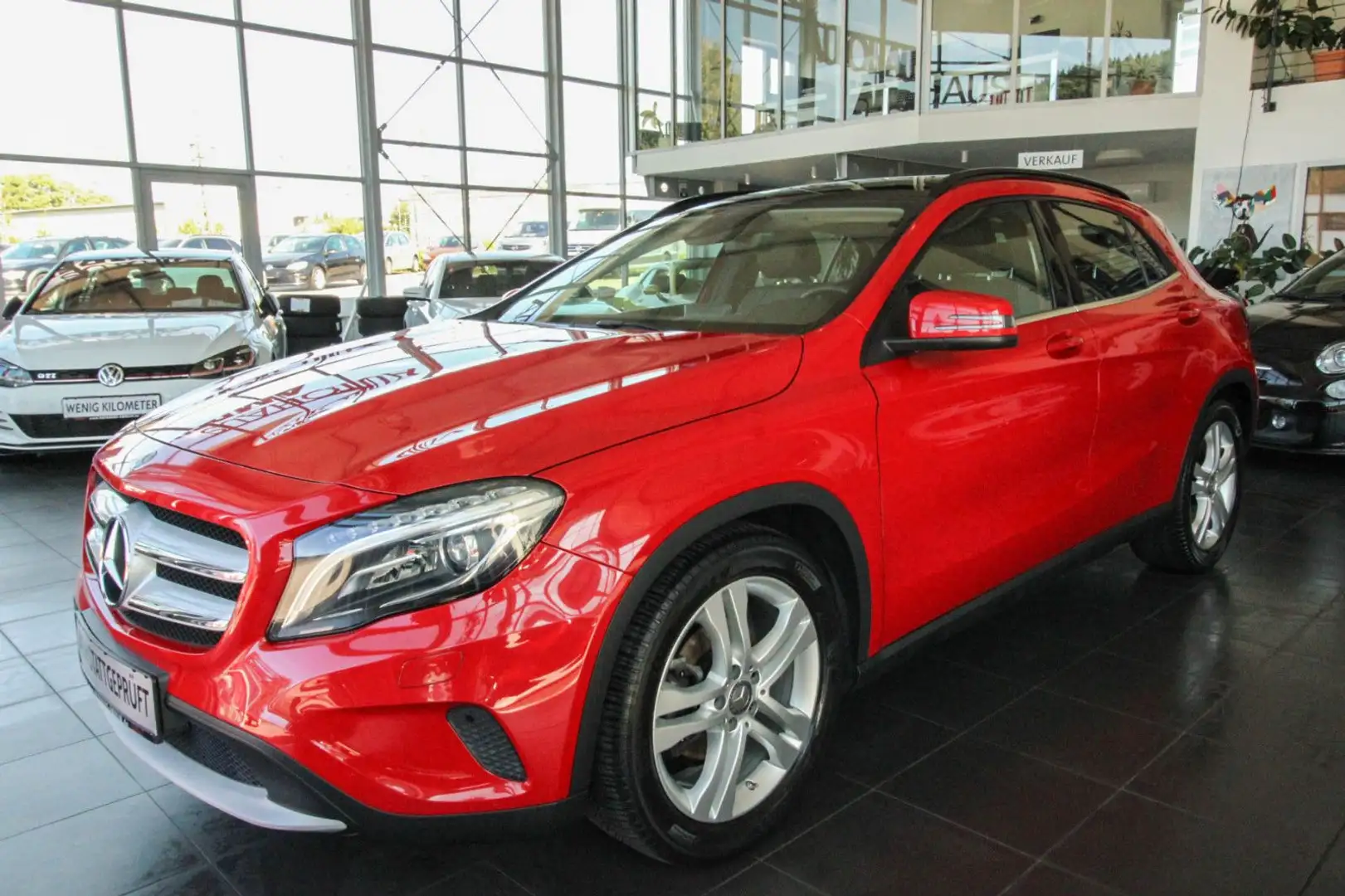 Mercedes-Benz GLA 200 d Style/AHK/BI-XENON/RFK/NAVI/TEMPOMAT Rouge - 1