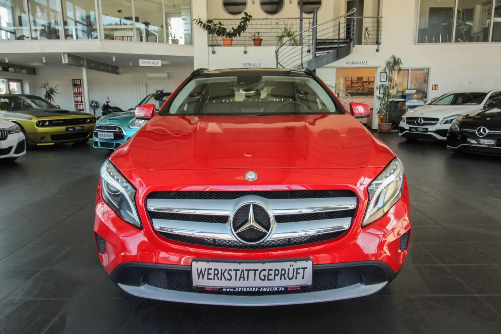 Mercedes-Benz GLA 200 d Style/AHK/BI-XENON/RFK/NAVI/TEMPOMAT Rouge - 2