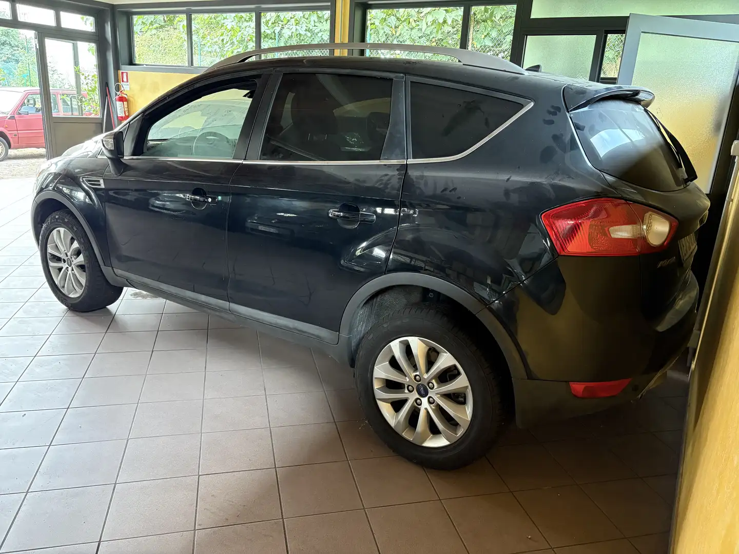 Ford Kuga 2.0 tdci Titanium 4wd 163cv auto PER COMMERCIANTI - 2