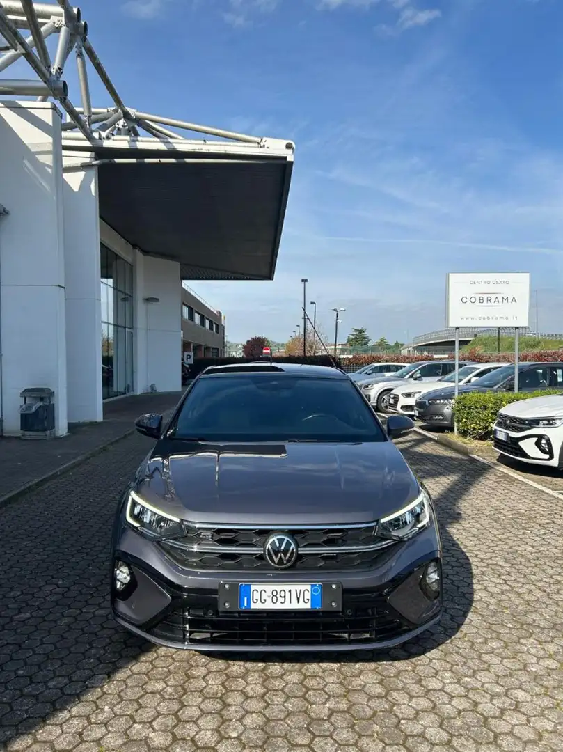 Volkswagen Taigo 1.0 TSI 110 CV DSG R-Line Gris - 1